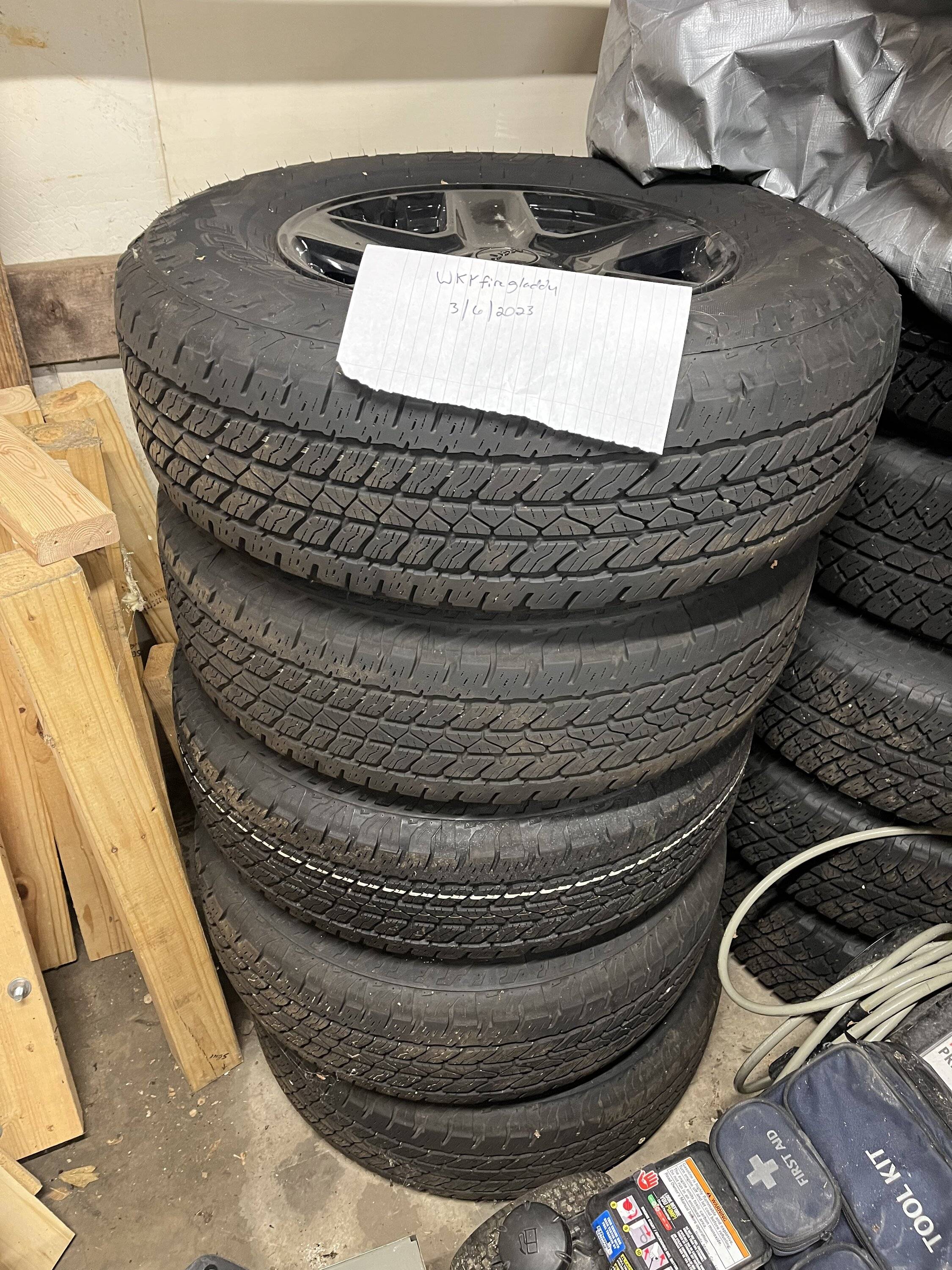 Jeep Gladiator Stock wheels and tires and tpms 2021 $400 7D58D375-AACA-480C-8BA0-ABBE98A582F1