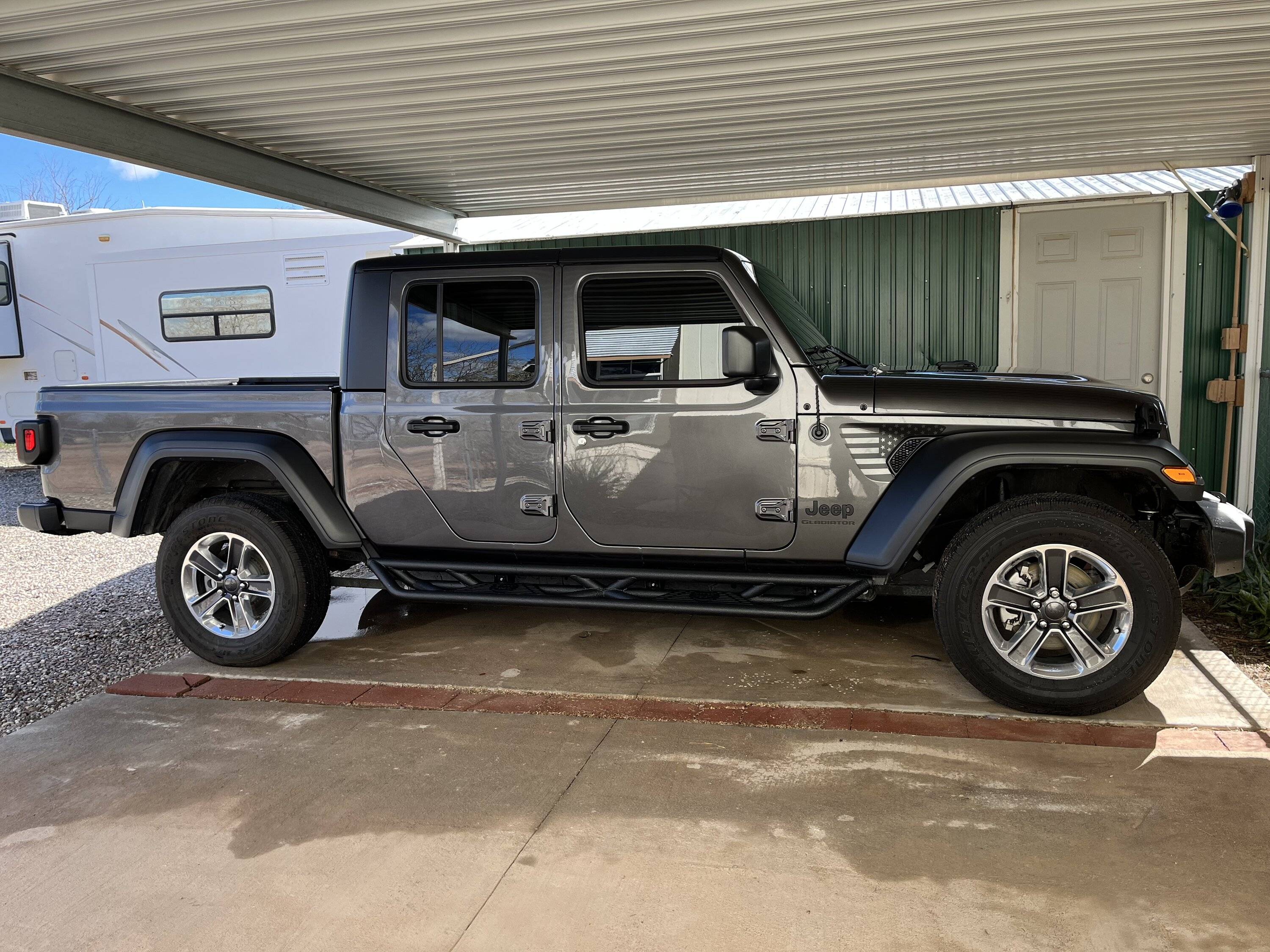 Jeep Gladiator JT Gladiator Photos and Videos With New Rock Sliders 1.JPG