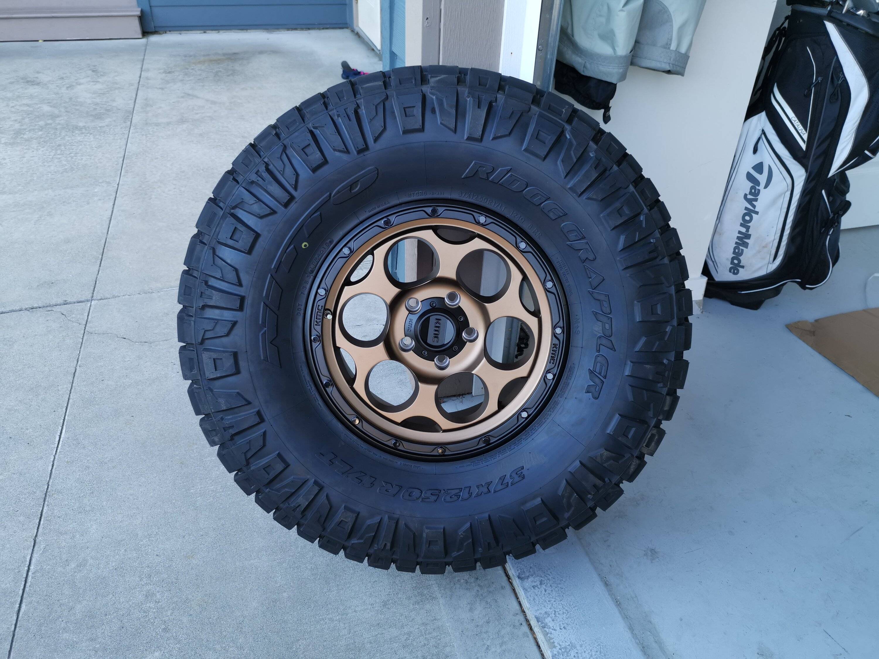 Jeep Gladiator Got the Mopar 2" lift, love it but.... need your wheels pics now 2020-08-04 18.40.14