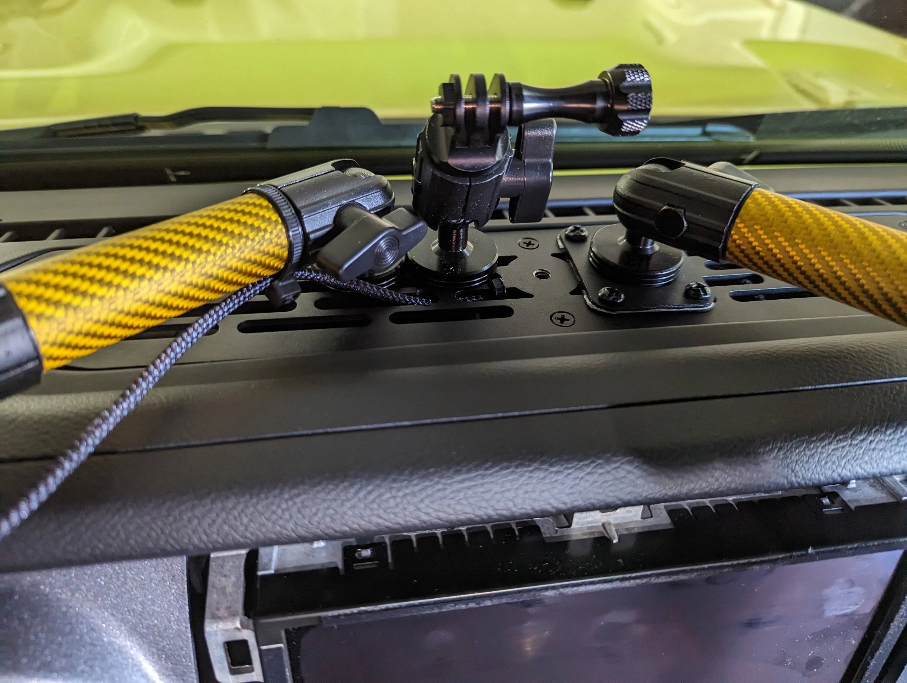 Jeep Gladiator Internally routing USB - center console to above dash PXL_20230306_215918003
