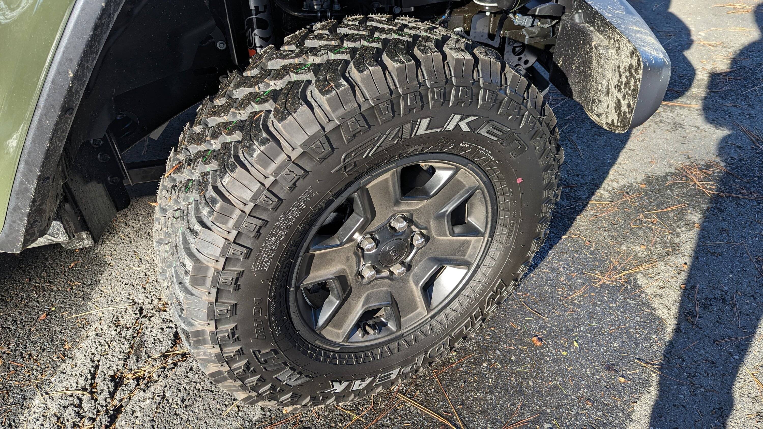 Jeep Gladiator 5 brand new Falkens LT285/70R17 116/113Q (tires only) PXL_20230307_231012570