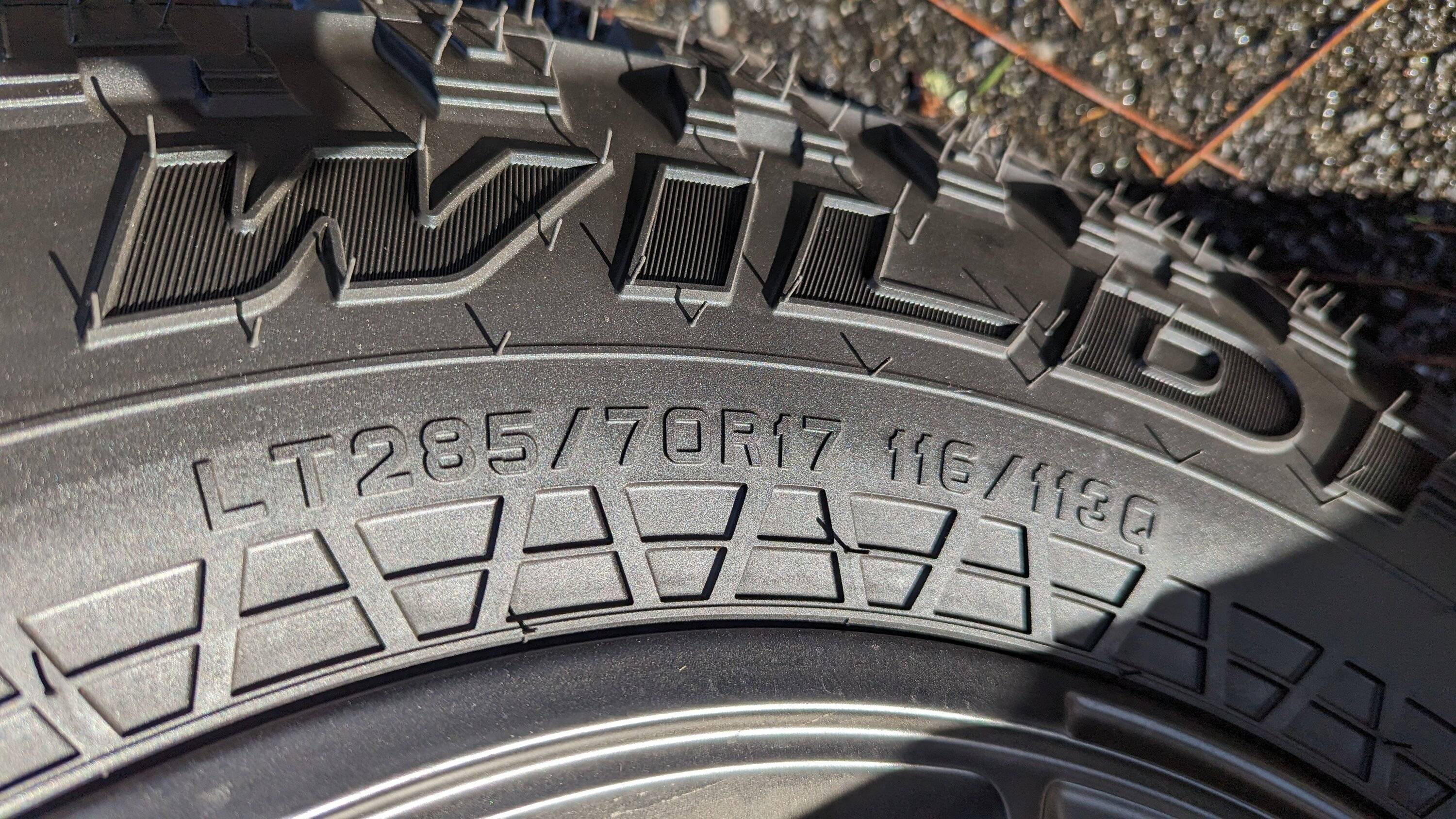 Jeep Gladiator 5 brand new Falkens LT285/70R17 116/113Q (tires only) PXL_20230307_231027165