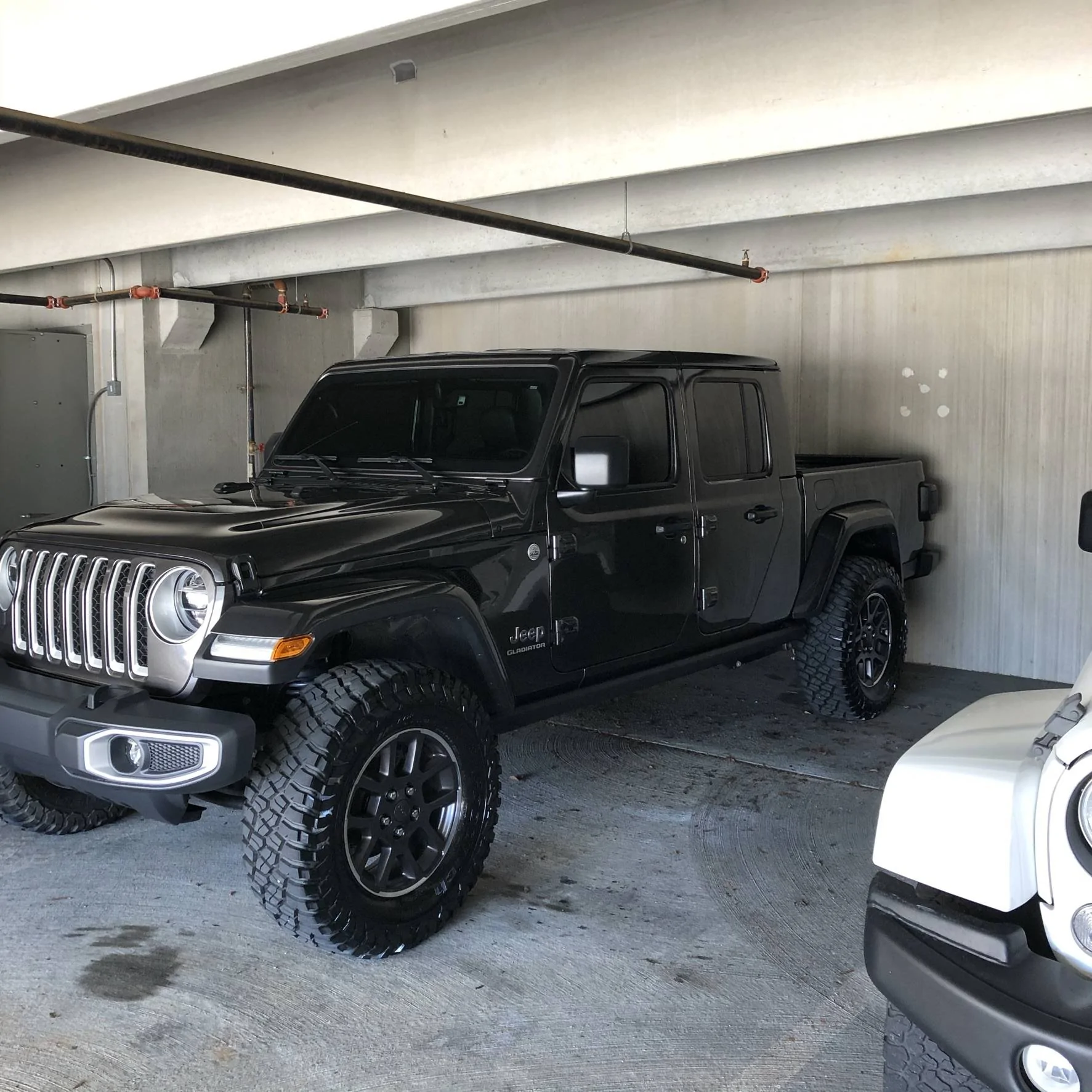 Jeep Gladiator 4 OEM Gladiator Overland  18in wheels & tires $350 OBO 5ACF70F9-ADBC-4A24-B812-B9D6BD970179