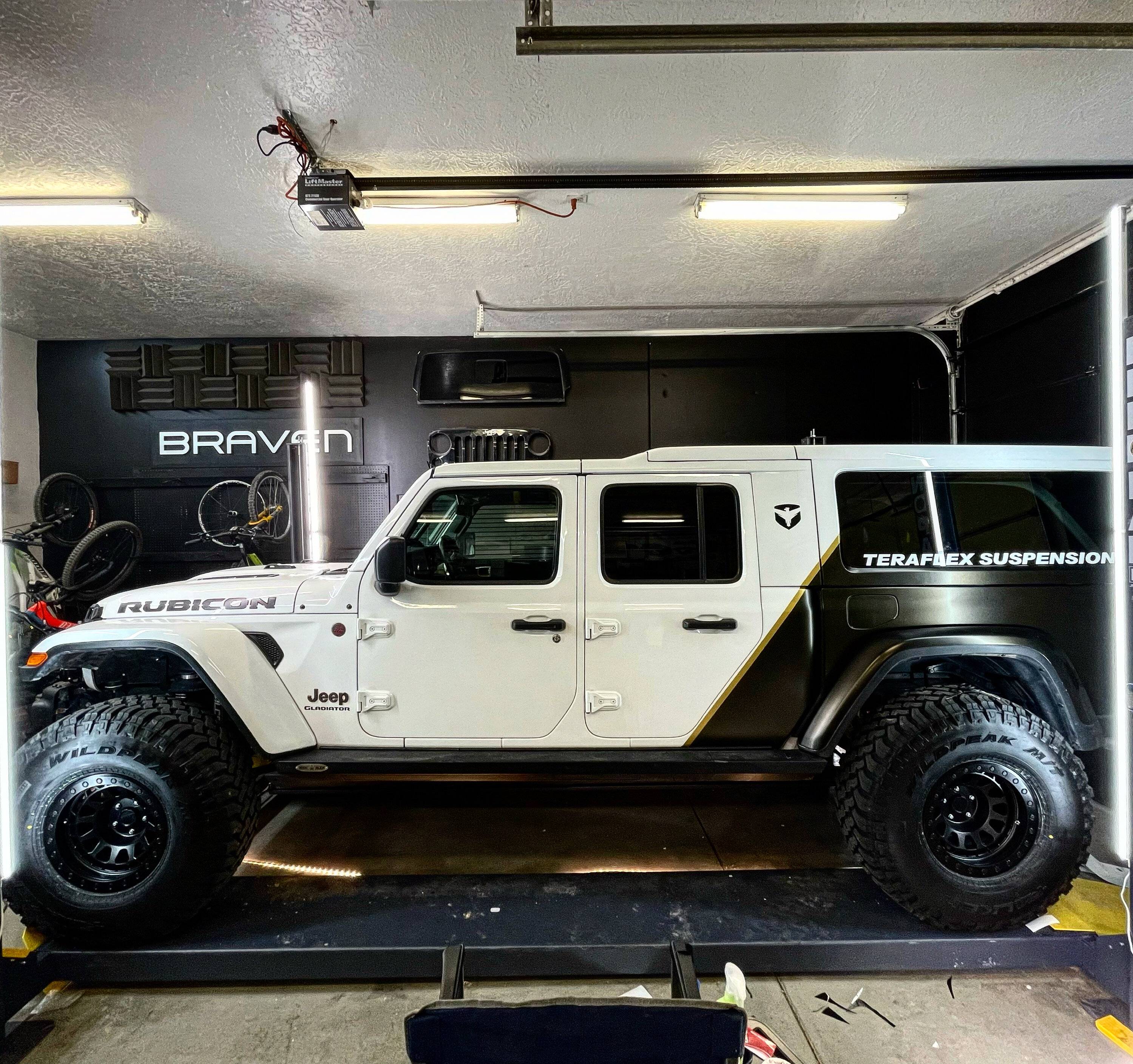 Jeep Gladiator 7 passenger Gladiator D7D0BF81-6DE6-4259-8706-B0BB0E456ECC