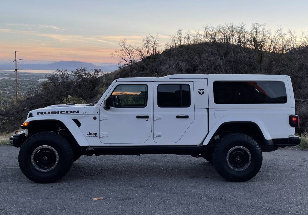 Jeep Gladiator 7 passenger Gladiator IMG_4329