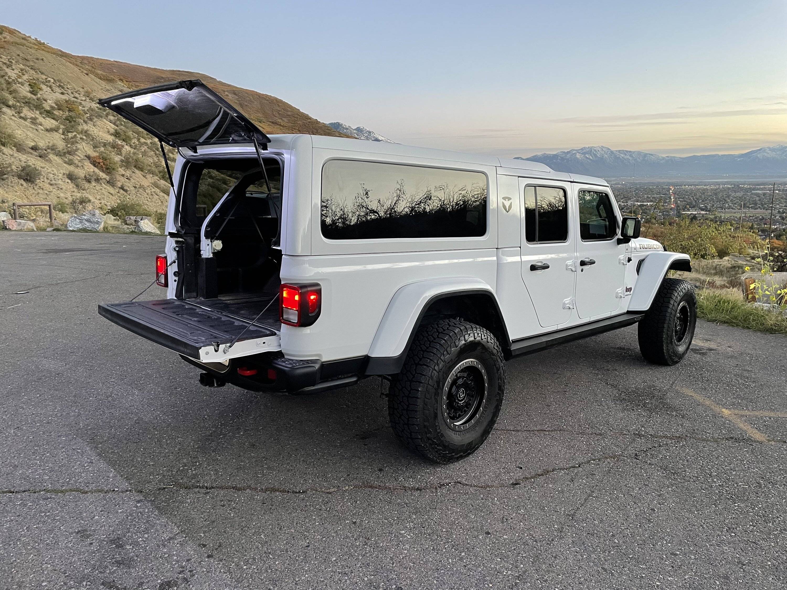 Jeep Gladiator 7 passenger Gladiator IMG_4181