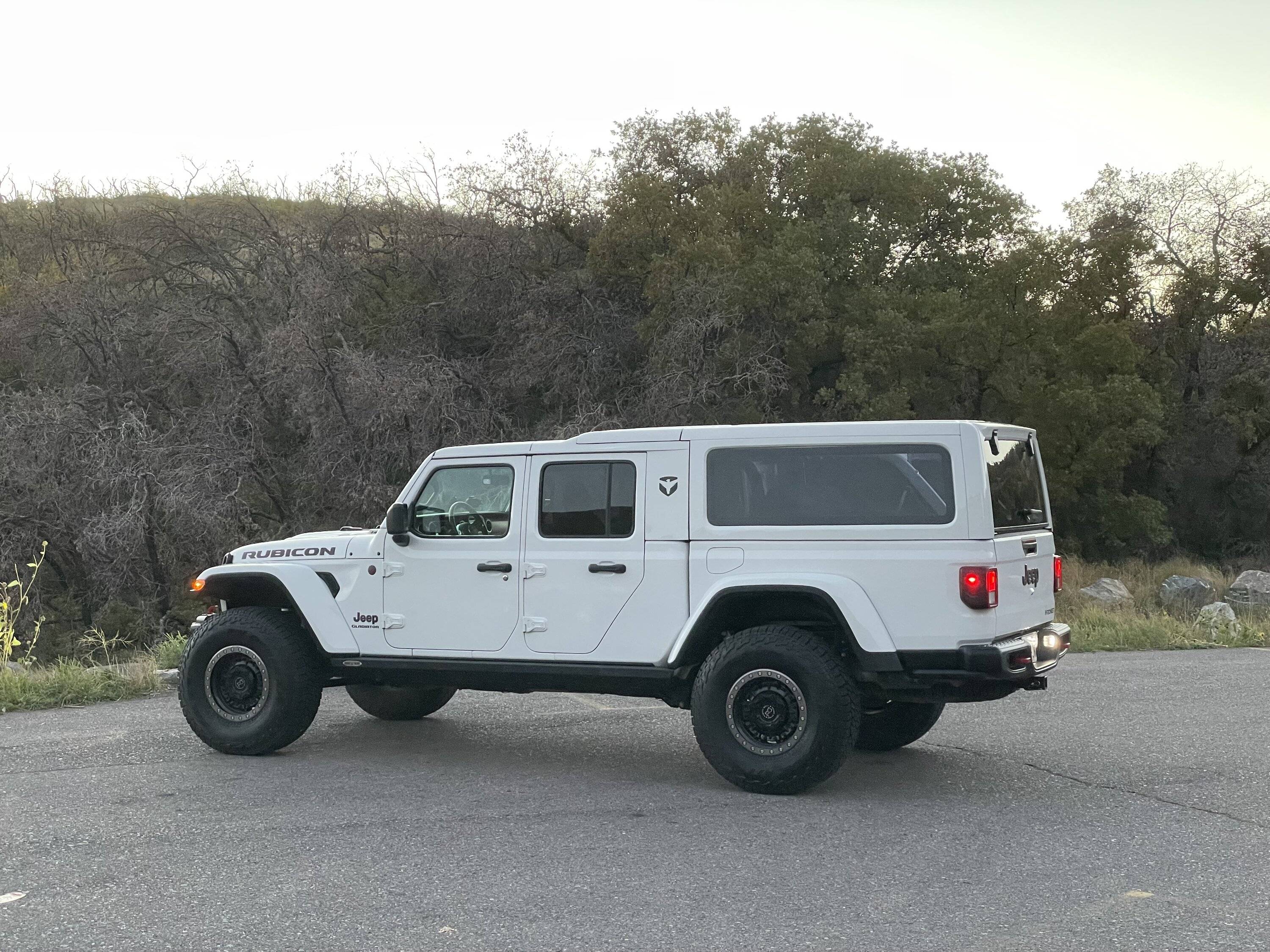 Jeep Gladiator 7 passenger Gladiator IMG_4171