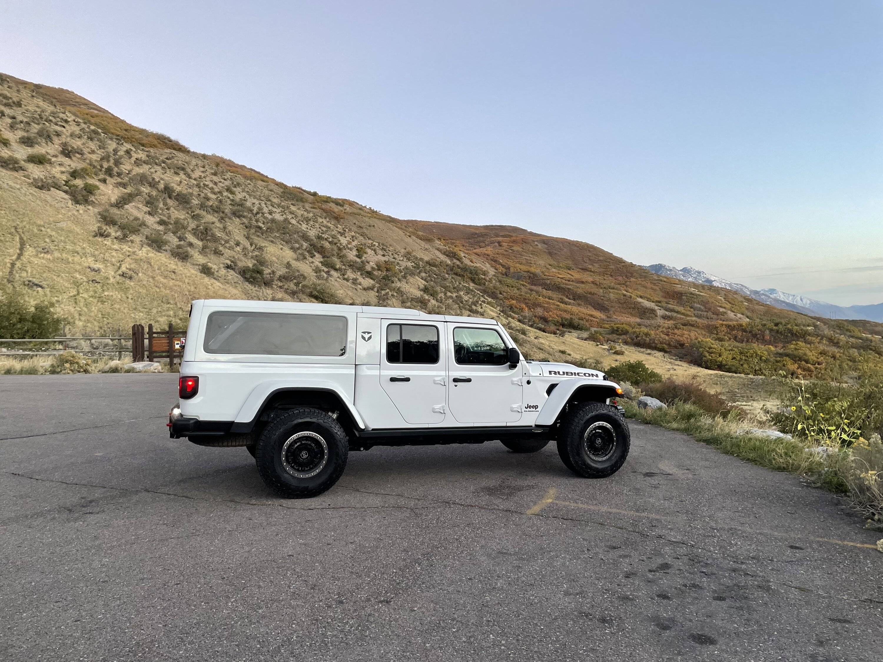 Jeep Gladiator 7 passenger Gladiator IMG_4157