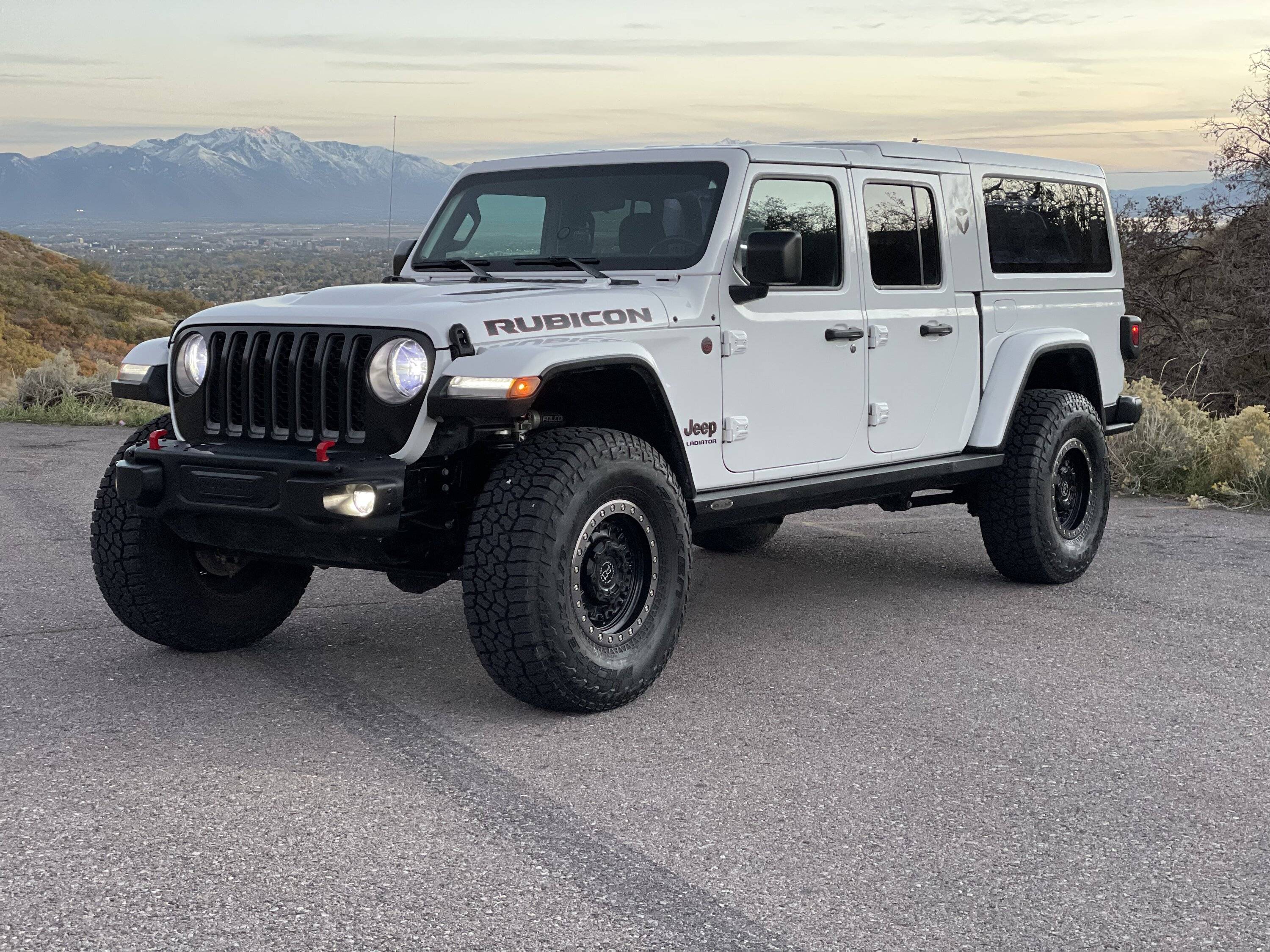 Jeep Gladiator 7 passenger Gladiator IMG_4134