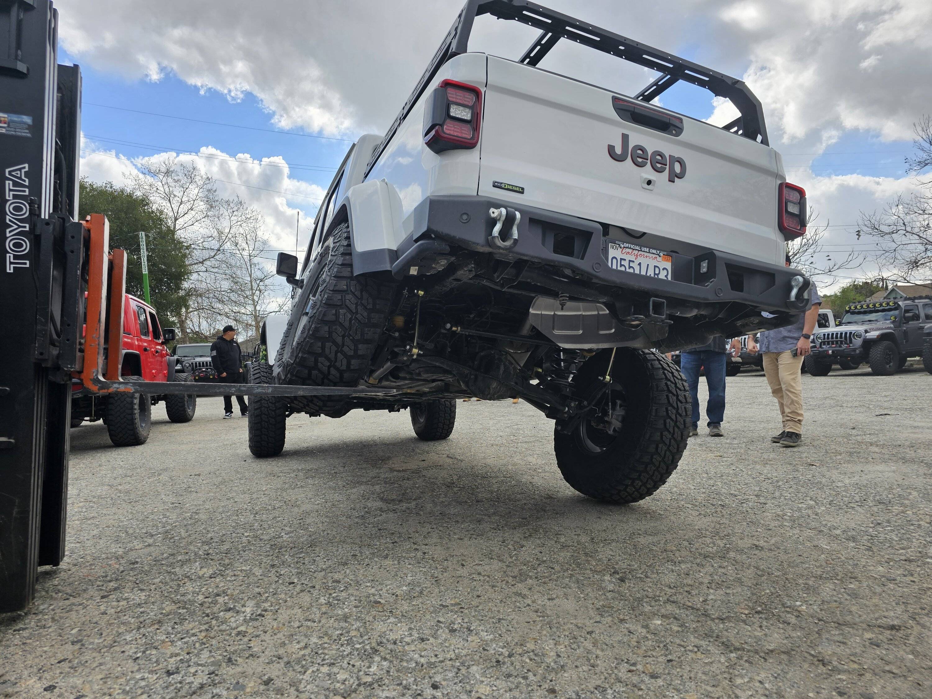 Jeep Gladiator Rusty's 4" lift WOW... easily clears the 37's 20230304_101803