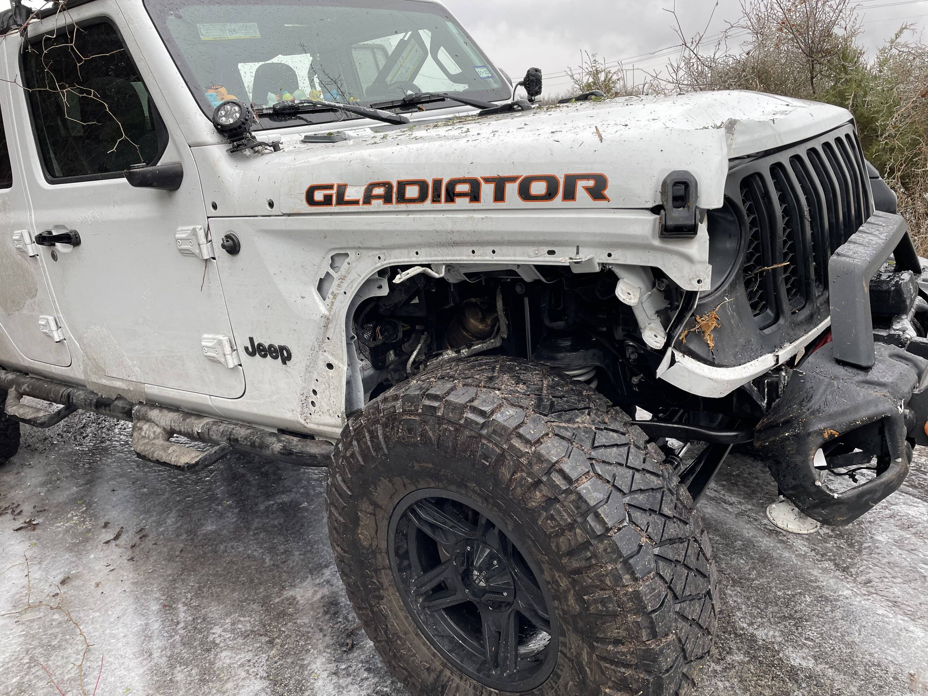 Jeep Gladiator 2020 Bright White Max Tow D47C78D1-A739-4C48-B4B4-17EE1BE654F4