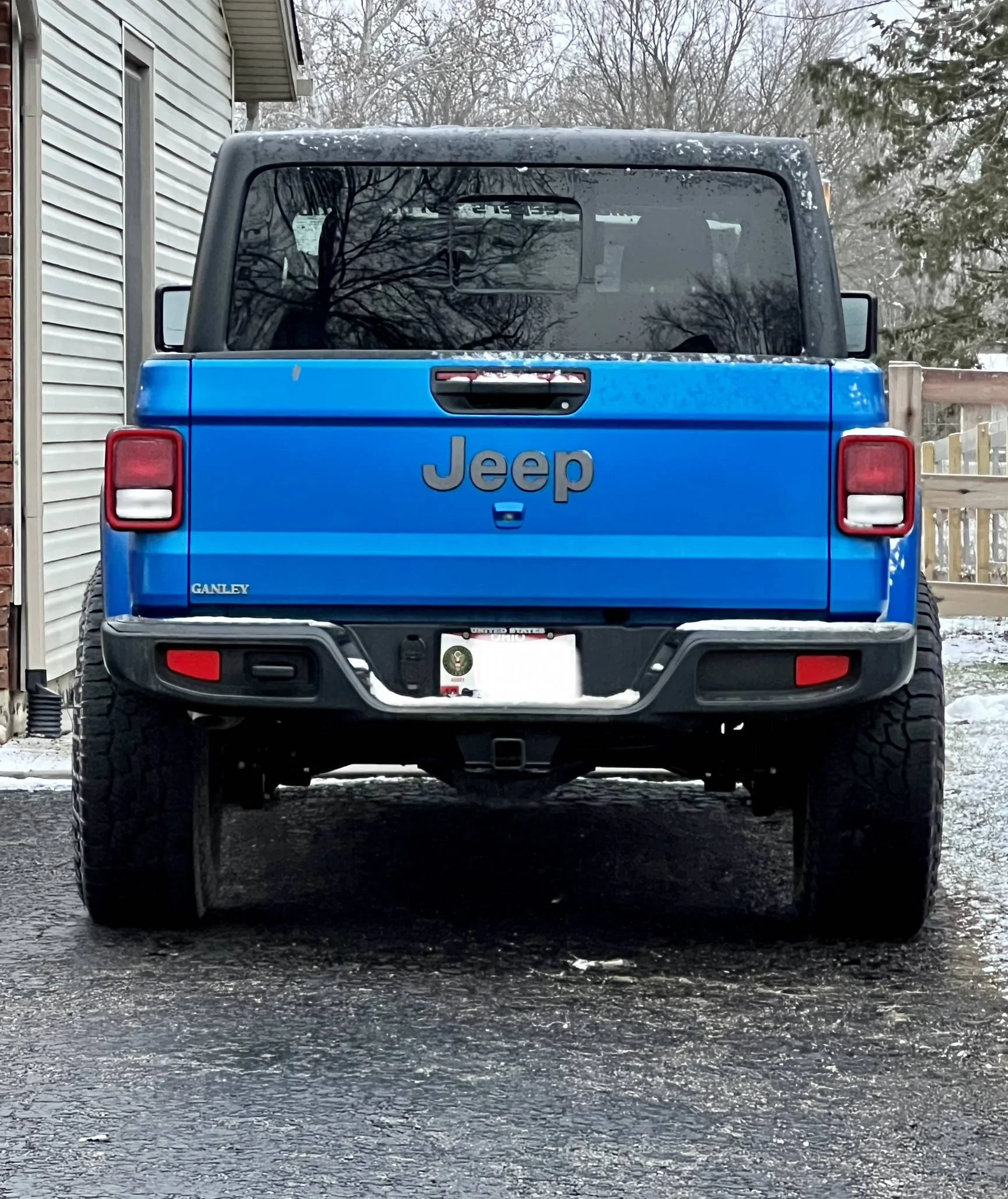 Jeep Gladiator Looking at the Gladiator from behind.... 3725B81C-4806-4200-A188-B97FF140218B
