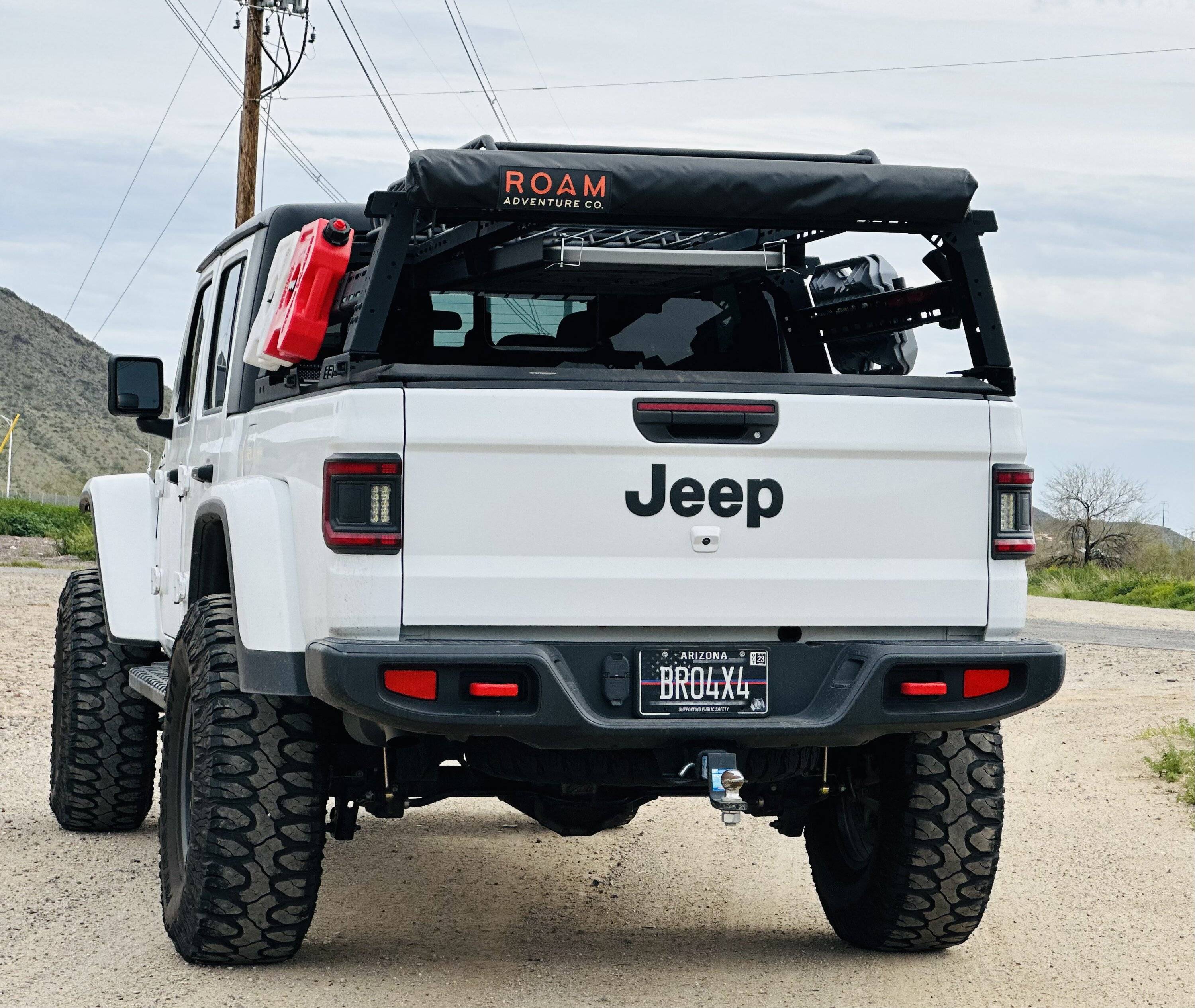Jeep Gladiator Looking at the Gladiator from behind.... 99029130-C76D-4CDA-8F8E-CA32911FFC06