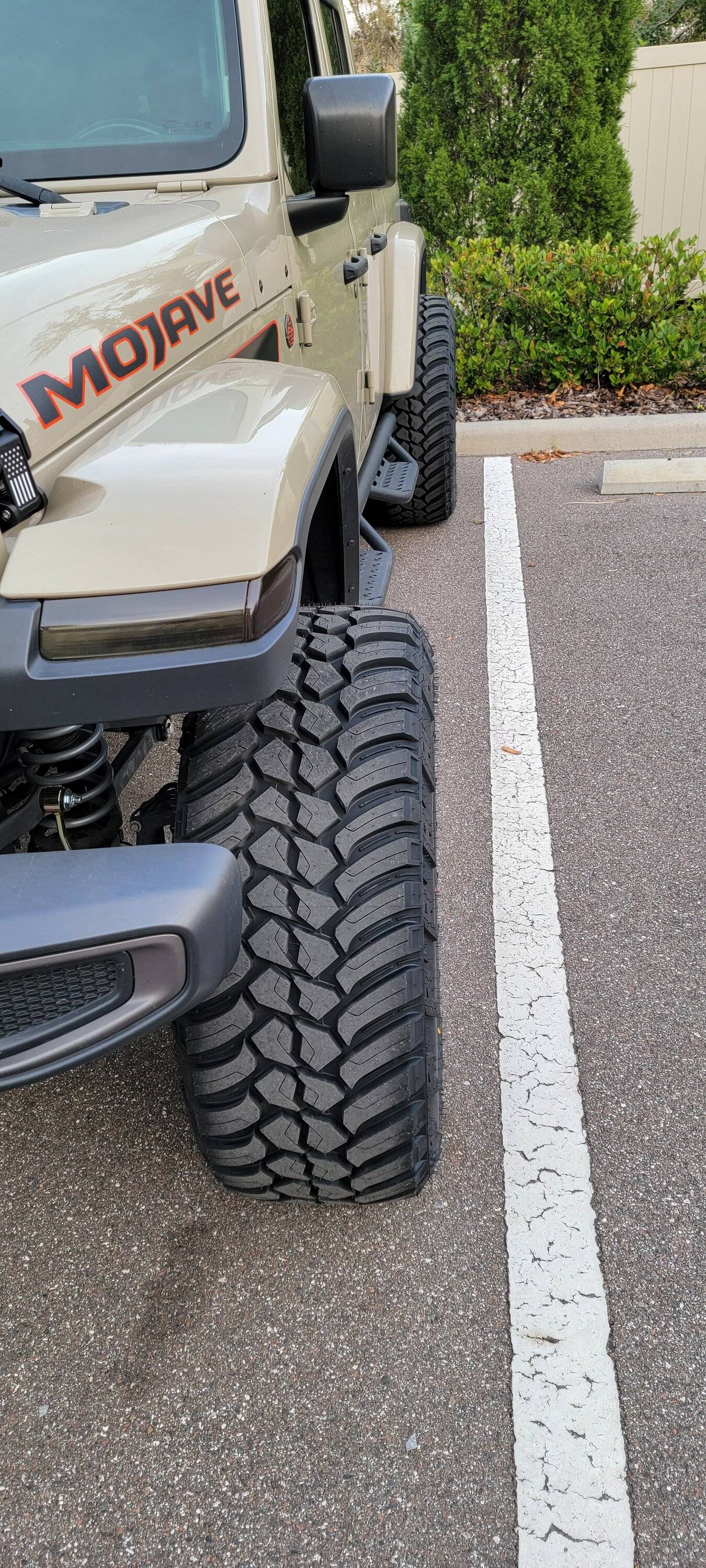Jeep Gladiator Skyjacker vs Rough Country Level 20230224_180332