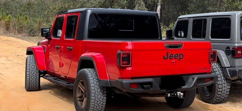 Jeep Gladiator Tyger Auto Star Armor Side Running Boards 8C9C08DC-09D4-4565-B96B-7576991A0461