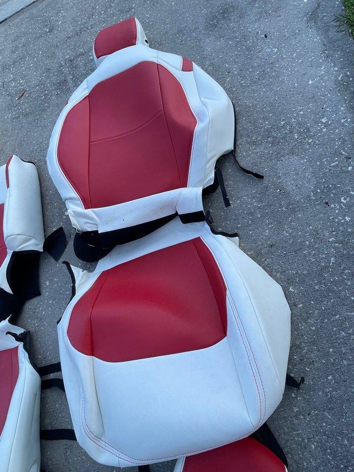 Jeep Gladiator Custom Red/White PRP Vinyl Seat covers CCC288C4-1B13-40CE-93C3-0BAD0B336A44