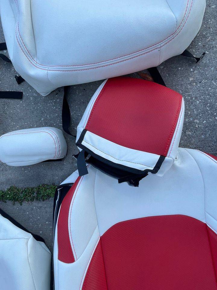 Jeep Gladiator Custom Red/White PRP Vinyl Seat covers D74897AE-96E7-47F5-AA63-B995EA272F89