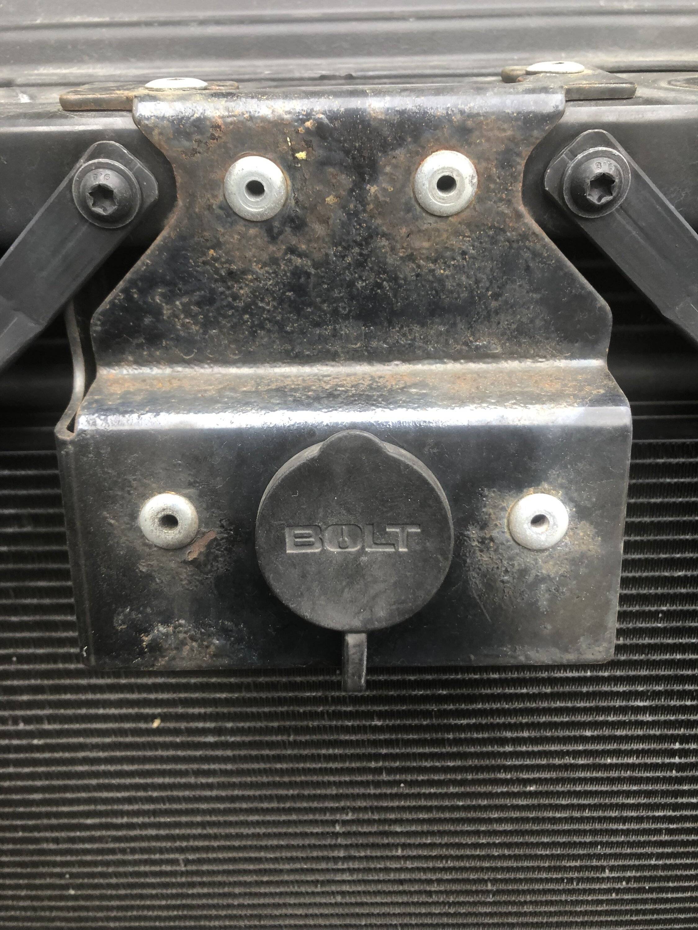 Jeep Gladiator Bolt hood lock F356A2C5-E9A8-407C-9C0D-F1AC002C0086