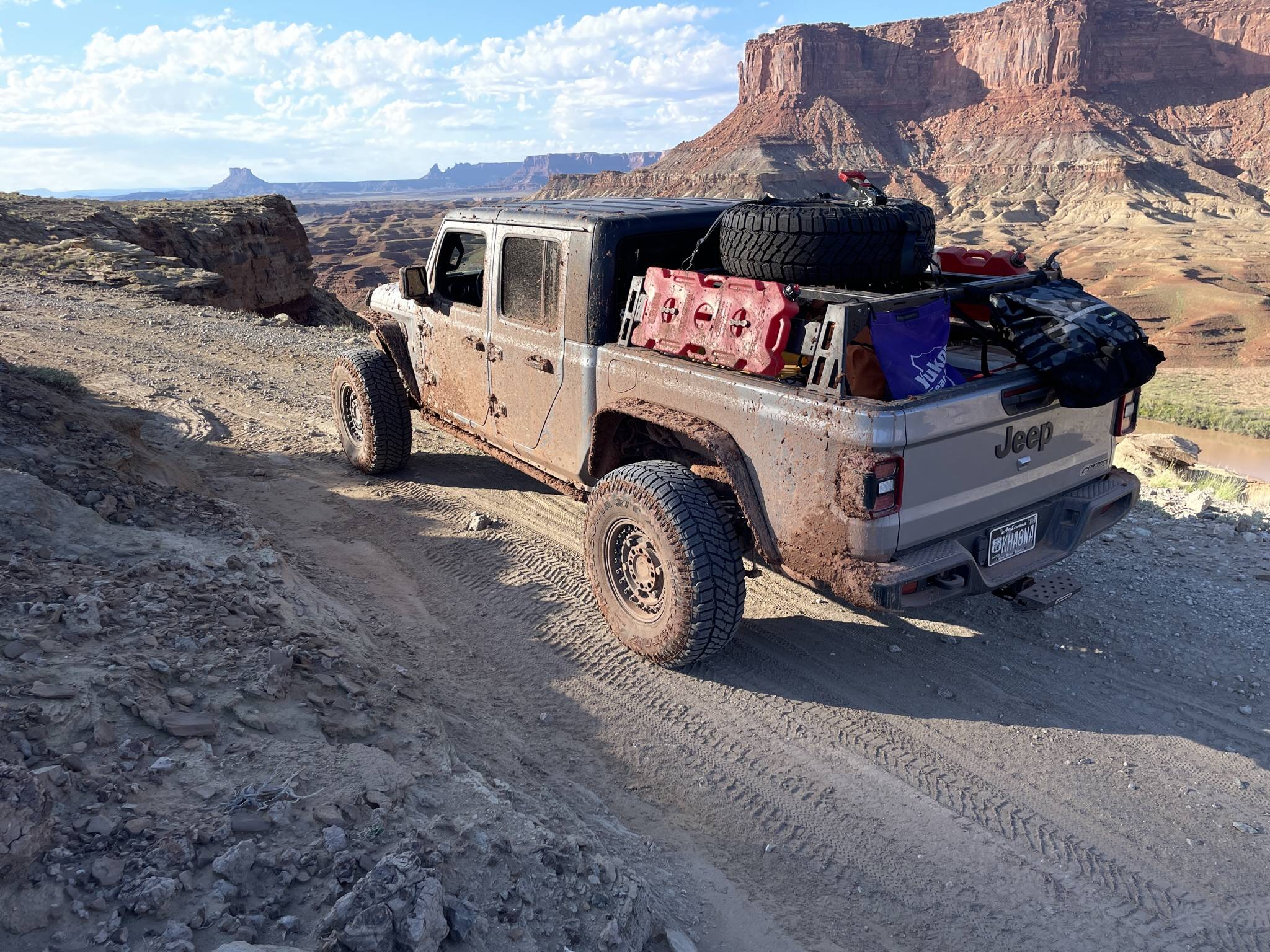 Jeep Gladiator Looking at the Gladiator from behind.... 2D21414E-28AC-4C51-9314-43D7F418625A