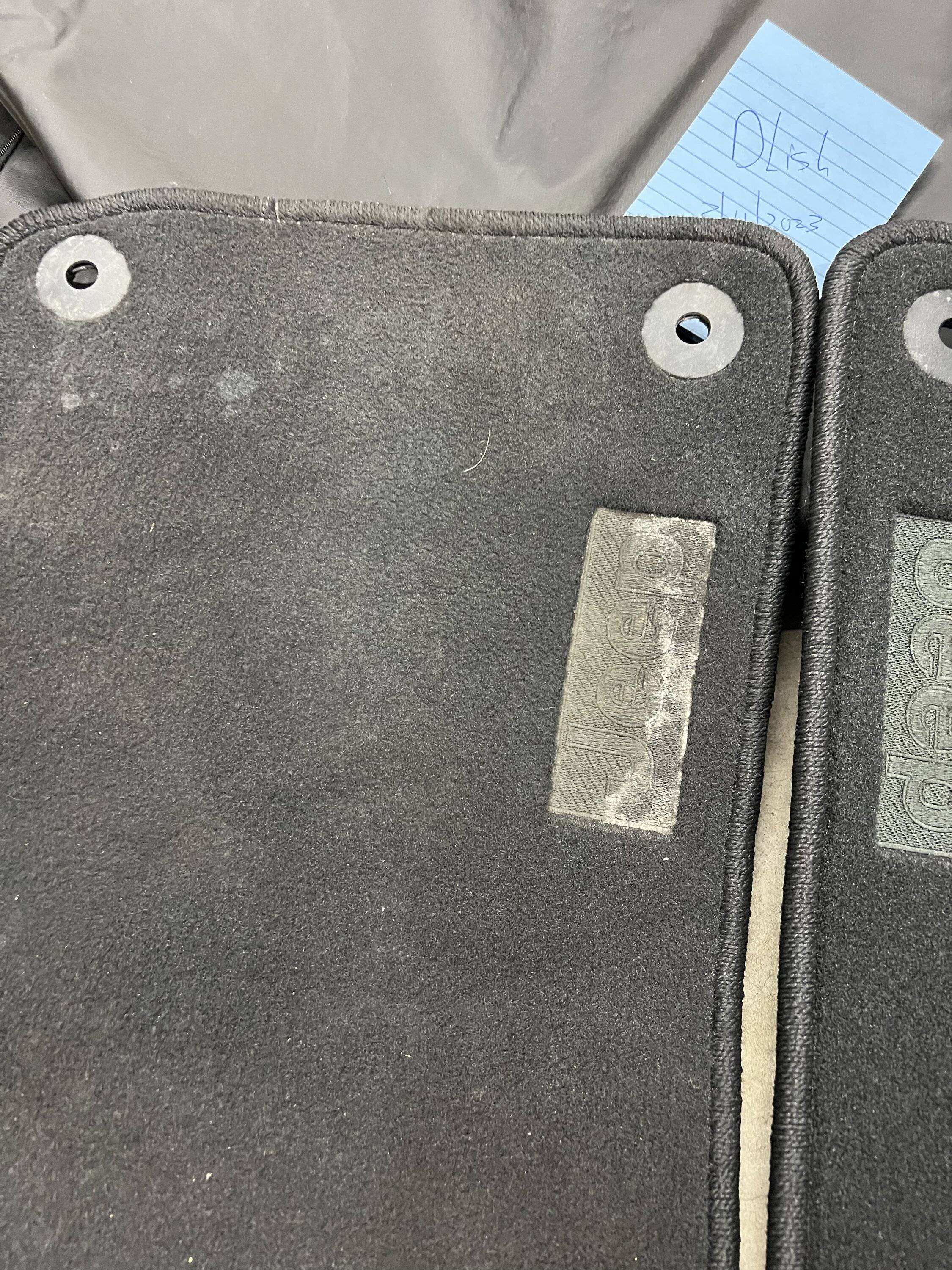 Jeep Gladiator Freedom top Bag and floor mats CD4DFD89-382B-434D-B574-16C69F4C9304