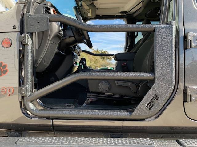Jeep Gladiator Tube Doors: Body Armor (2023) tube door 3