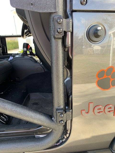 Jeep Gladiator Tube Doors: Body Armor (2023) tube door hindges