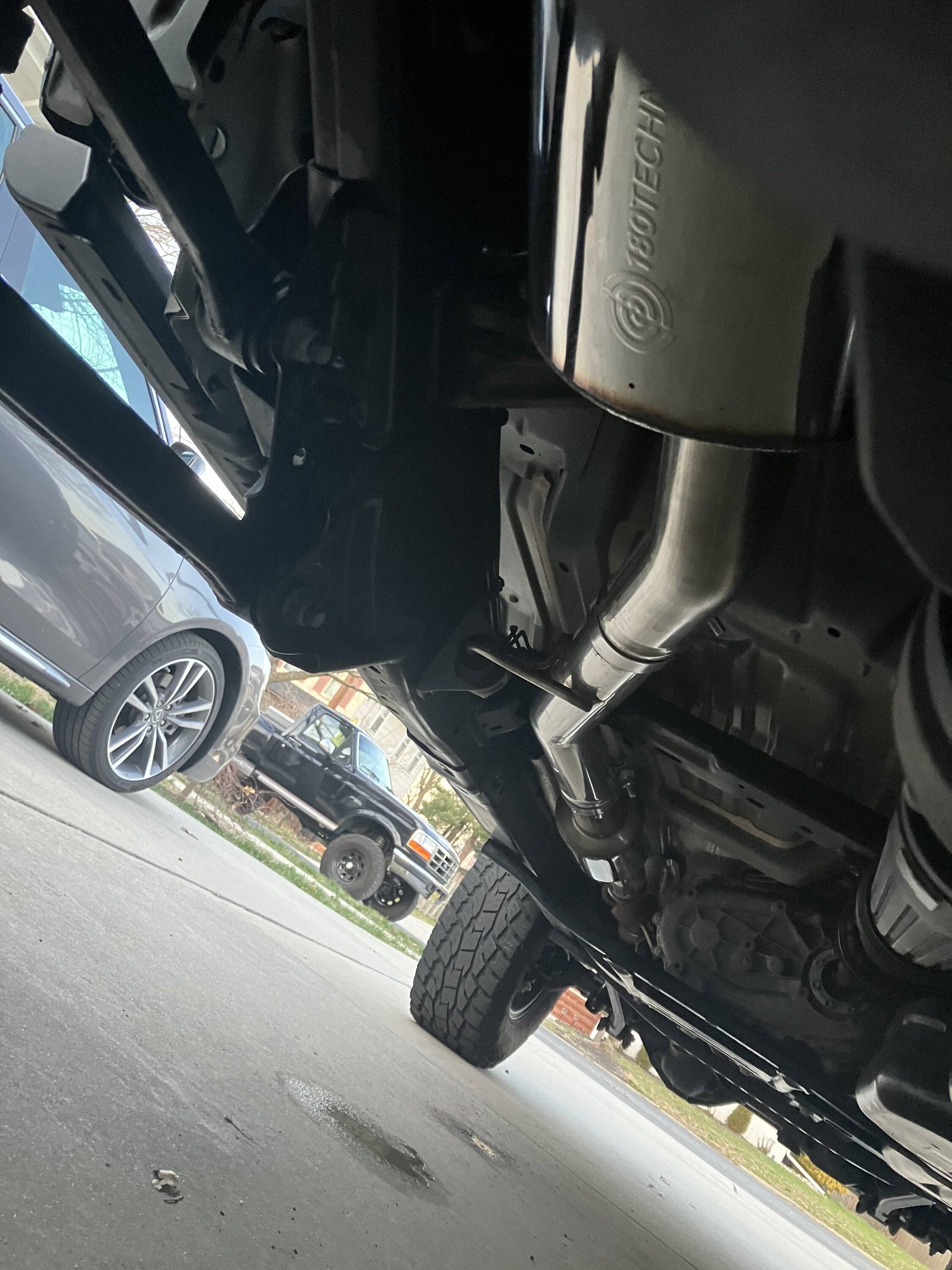 Jeep Gladiator Looking at the Gladiator from behind.... 245ECF93-C9C7-4E8D-8270-98621C409726