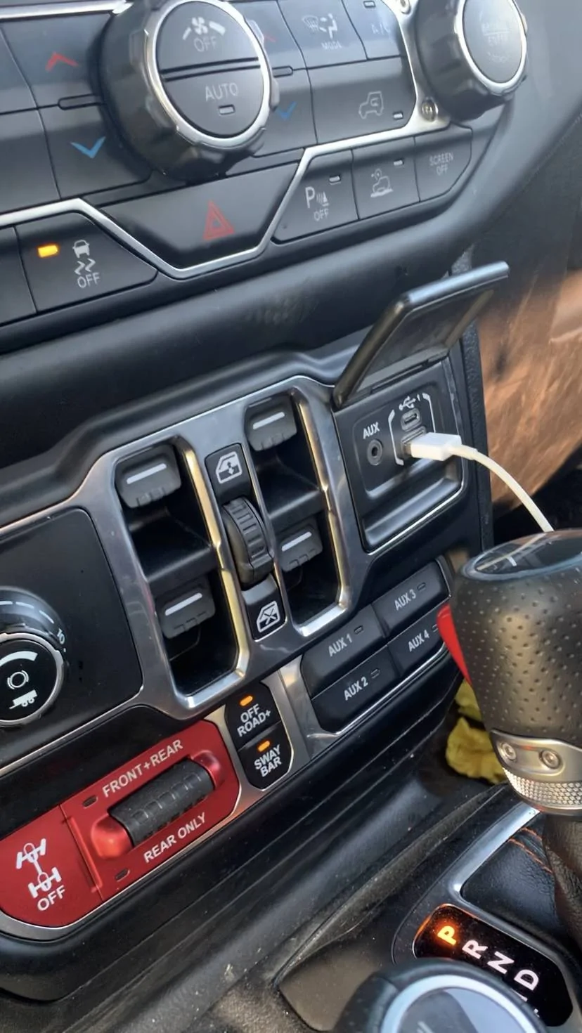 Jeep Gladiator Adding Rubicon Smartbar Swaybar to Mojave with OE controls 91632354-C5F1-429F-B32B-FDADB8987102