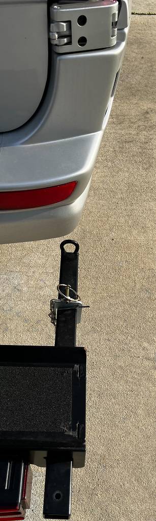 Jeep Gladiator Trailer Hitch Motorcycle Carrier Confusion IMG_0349