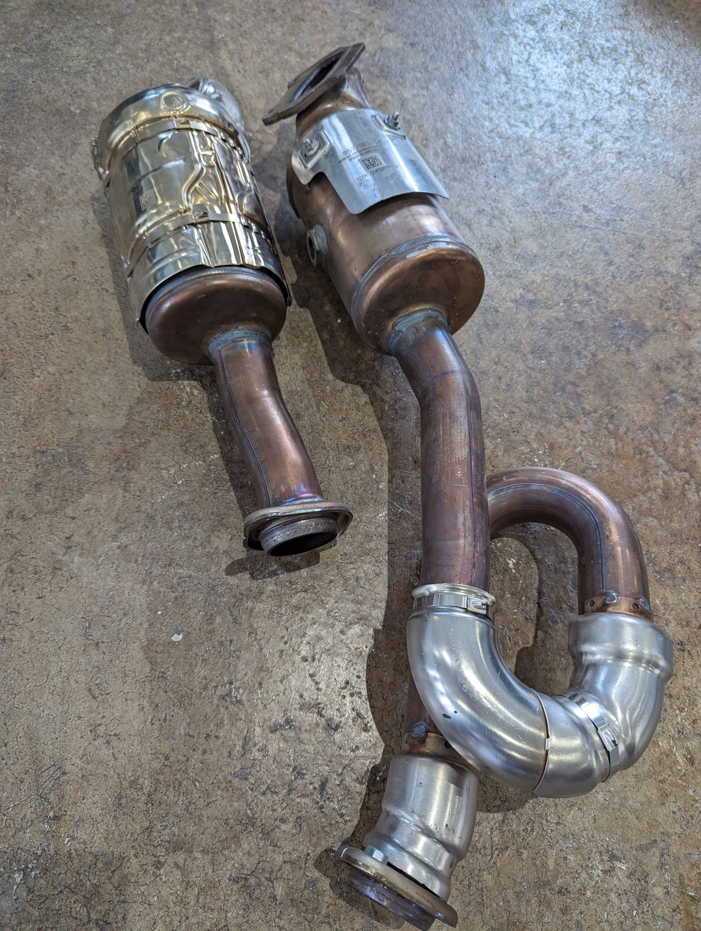Jeep Gladiator 2022 Factory Catalytic Converters <1,000 miles 2023-03-12 17.31.32