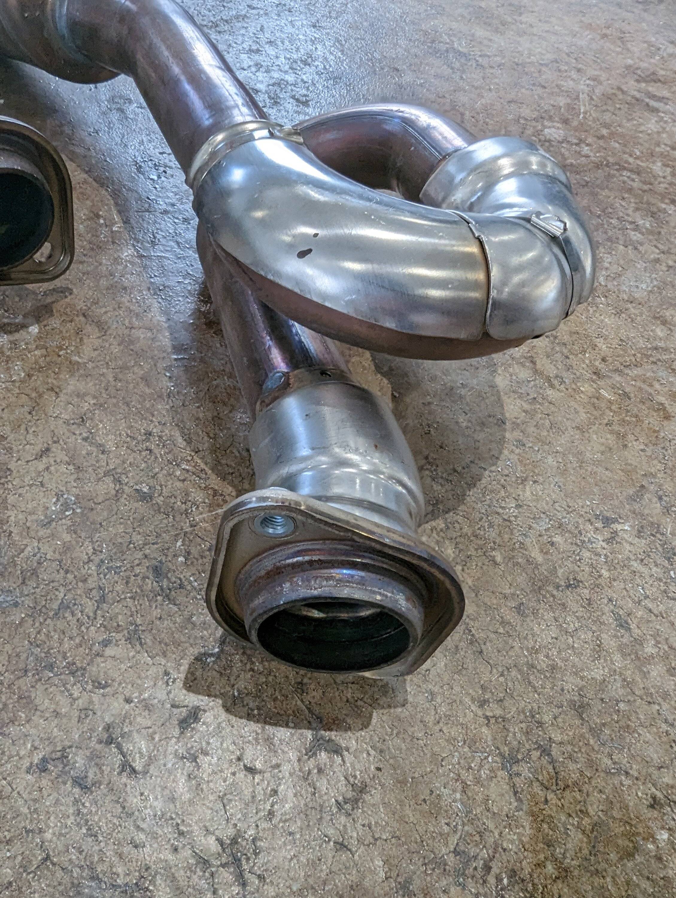 Jeep Gladiator 2022 Factory Catalytic Converters <1,000 miles 2023-03-12 17.31.37