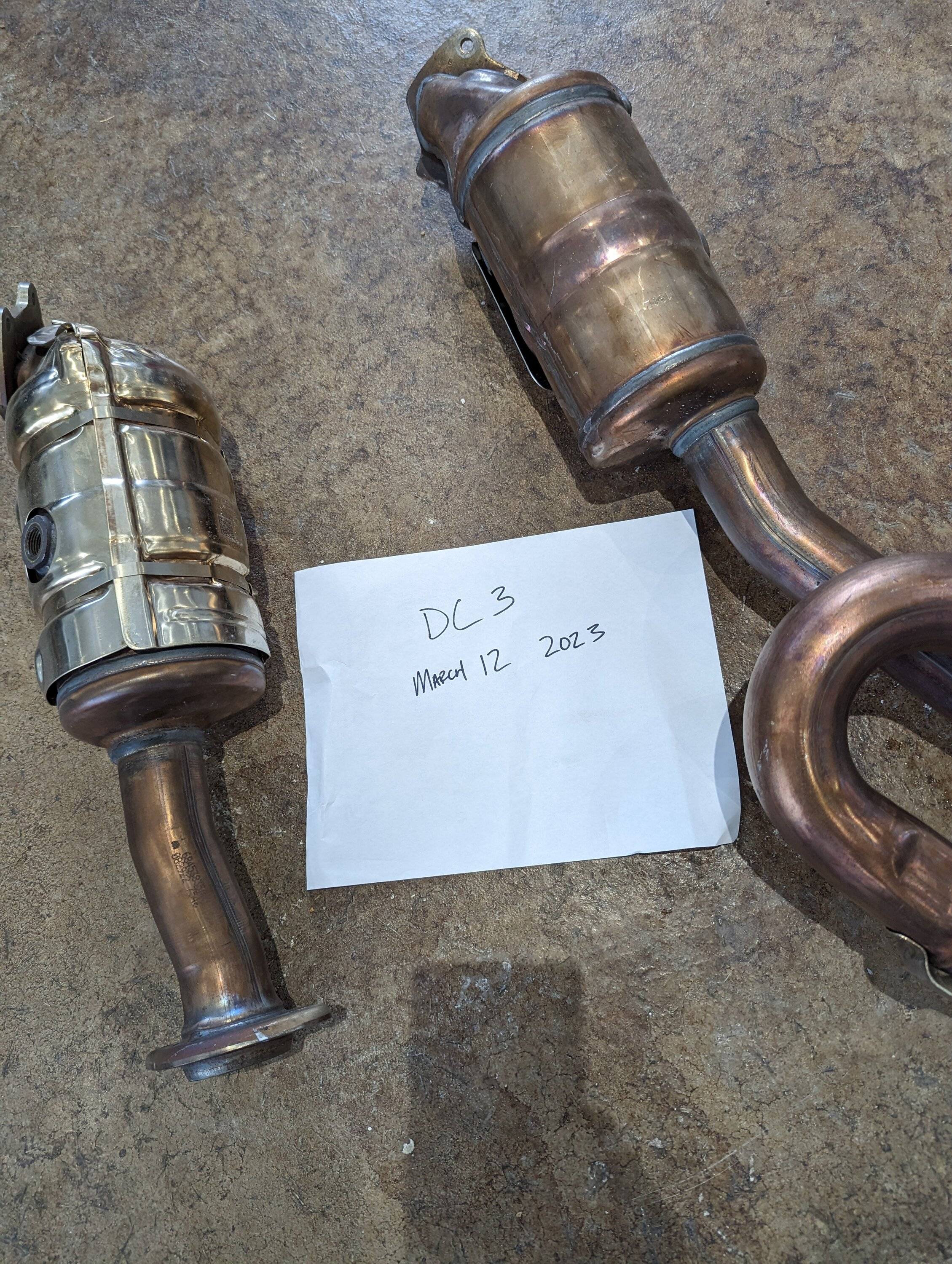 Jeep Gladiator 2022 Factory Catalytic Converters <1,000 miles 2023-03-12 17.32.22