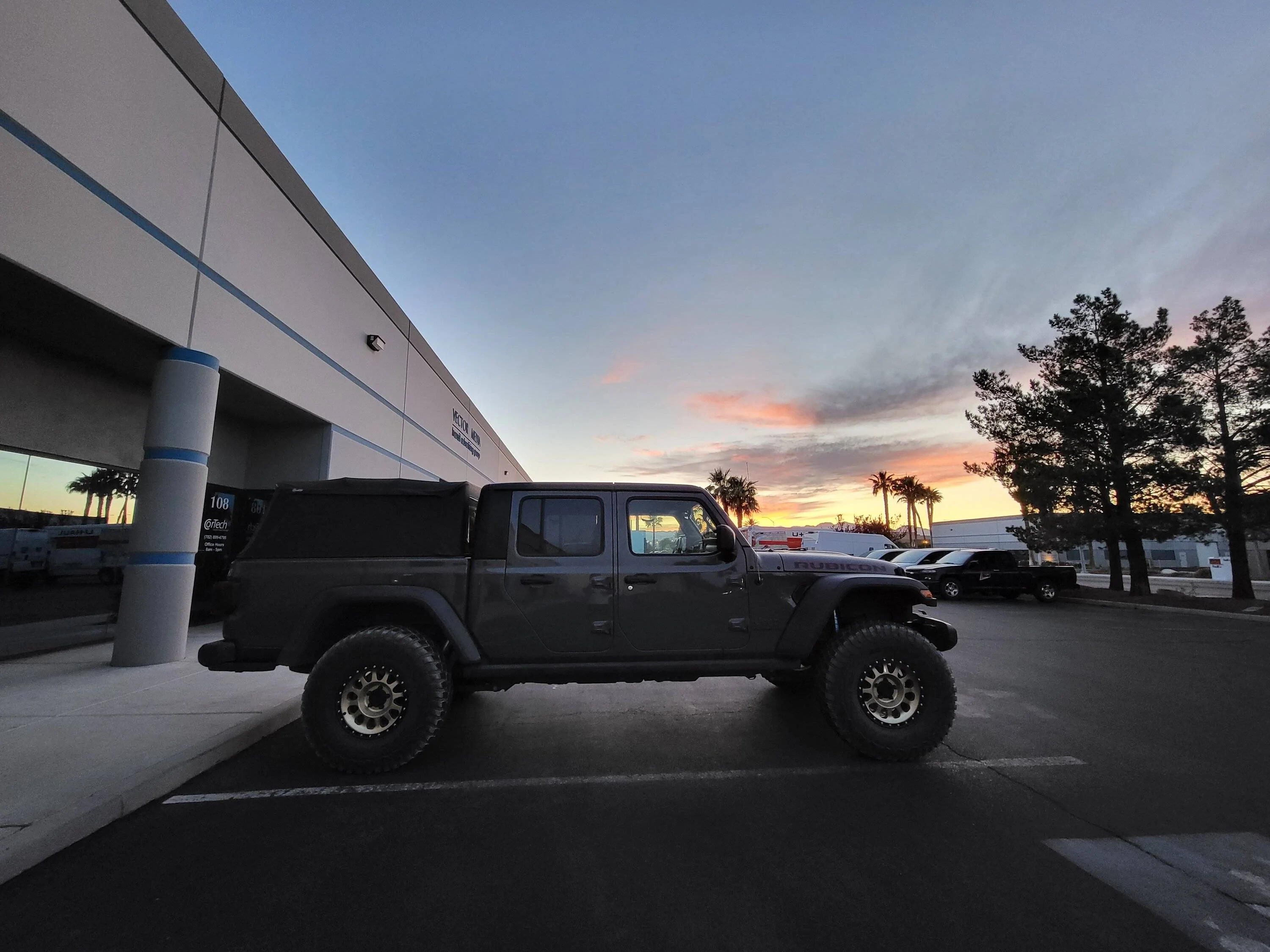 Jeep Gladiator 2020 JTR Sting Ray Gray for sale 20220514_194721