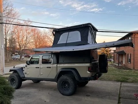 Jeep Gladiator Freespirit 55" Evolution Series Hard-shell Tent Rooftop Tent  270° Batwing Awning + Shower Truck 11