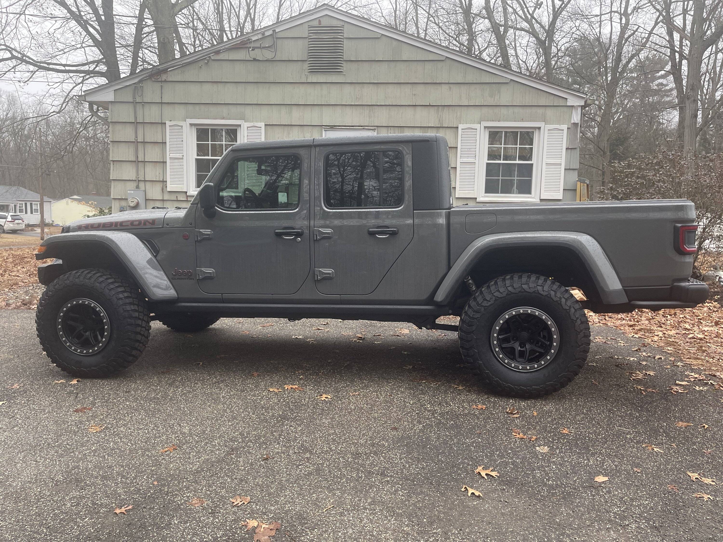Jeep Gladiator Got the Mopar 2" lift, love it but.... need your wheels pics now EEADACE0-AEDD-42E4-8558-537913535D82