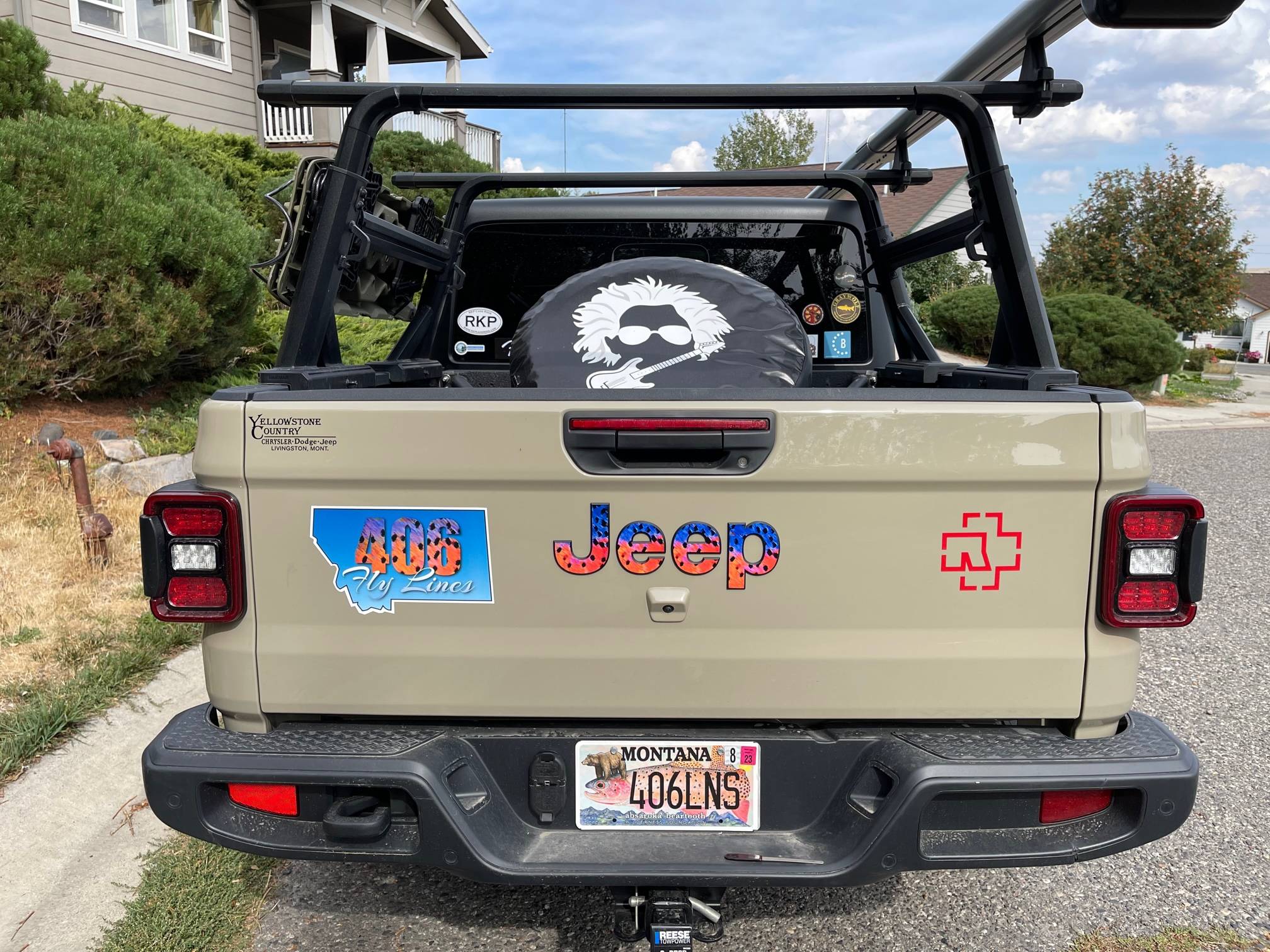 Jeep Gladiator Looking at the Gladiator from behind.... BA646C13-D951-4EA8-A3B2-F6B21D7FBF68