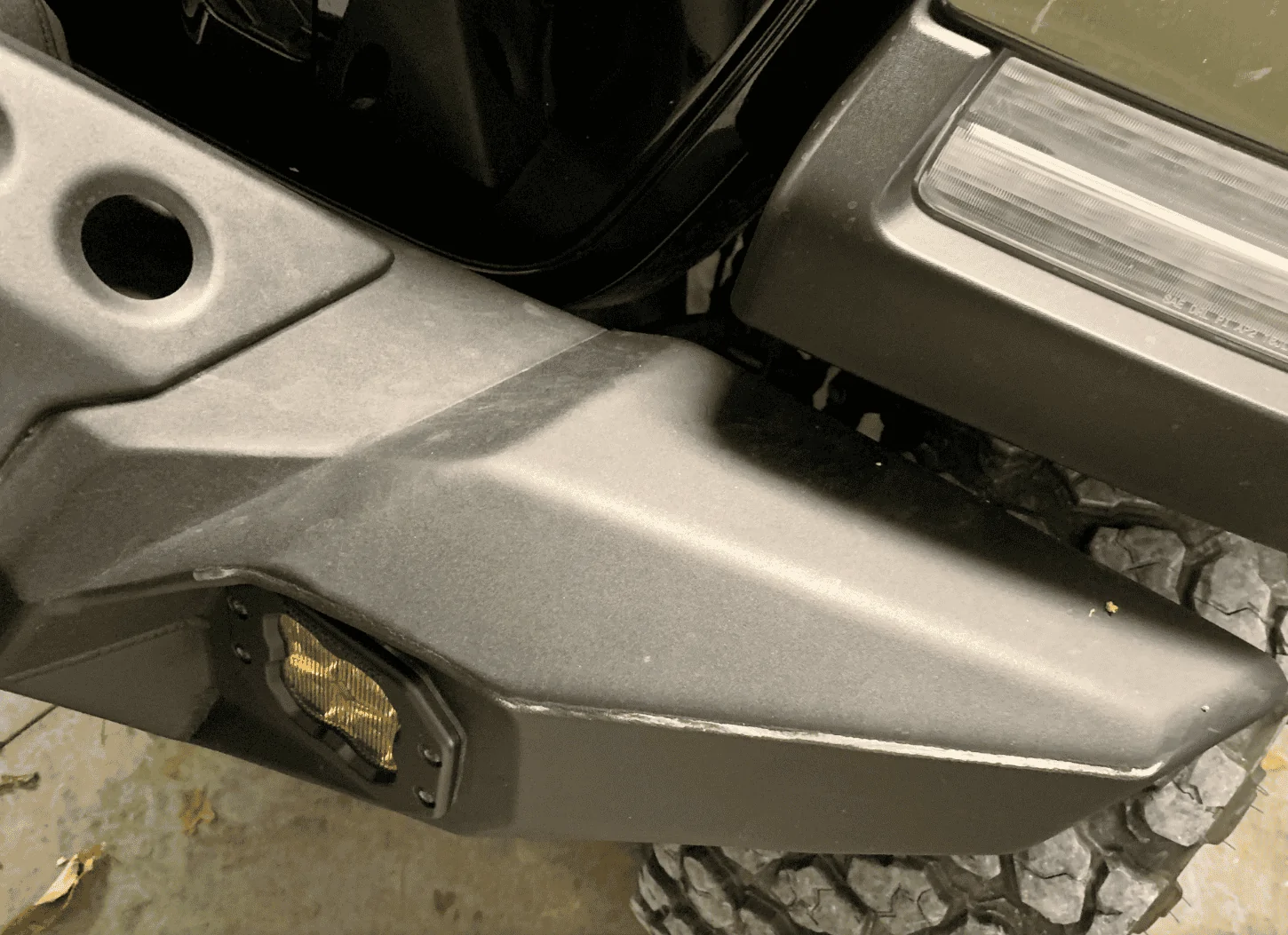 Jeep Gladiator Convincing argument for full width bumper. Change my mind Screenshot 2023-03-13 at 2.06.26 PM