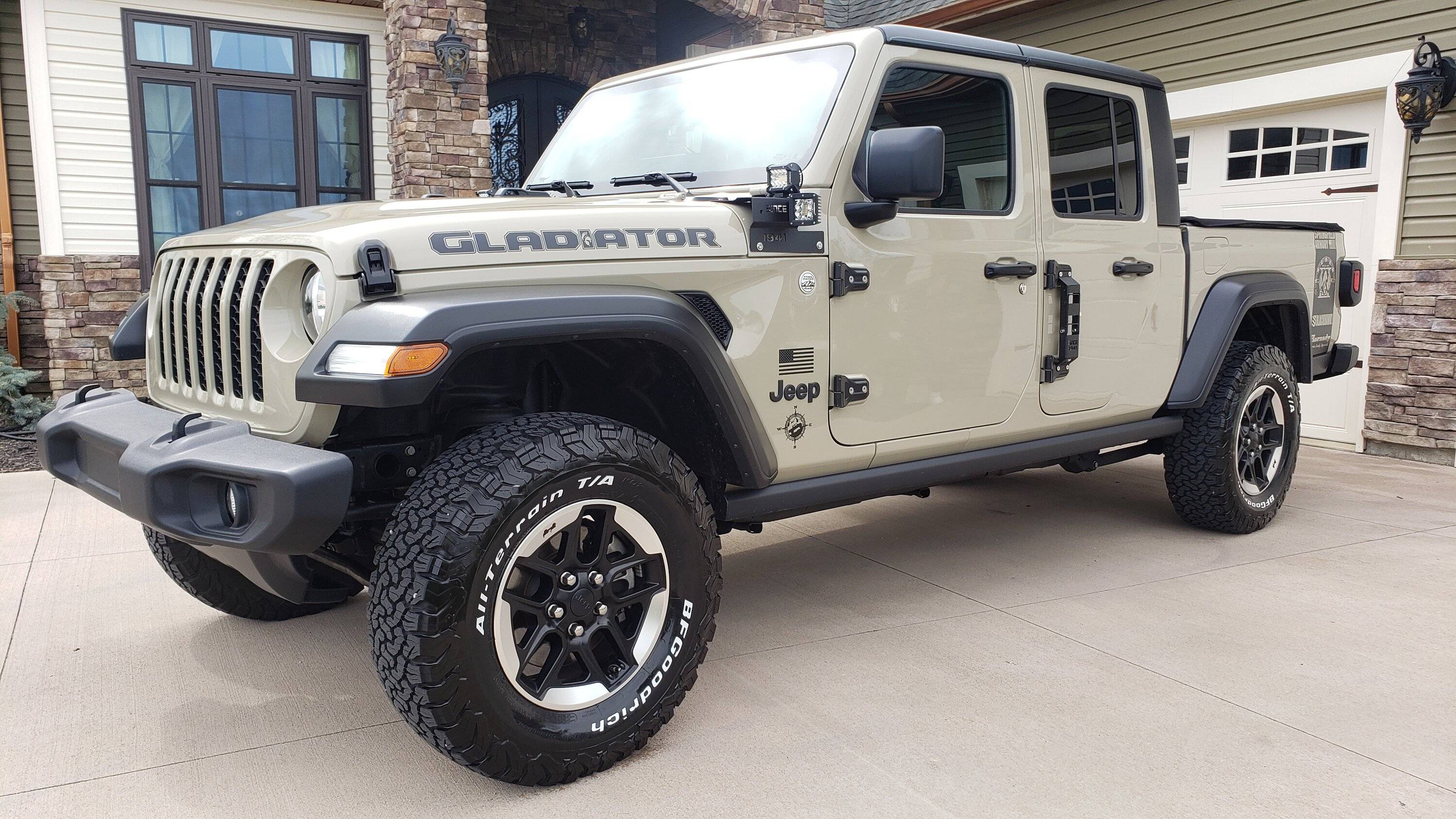 Jeep Gladiator ReadyLift 2.5 SST and Rake on SPORT trim level 20210502_103500