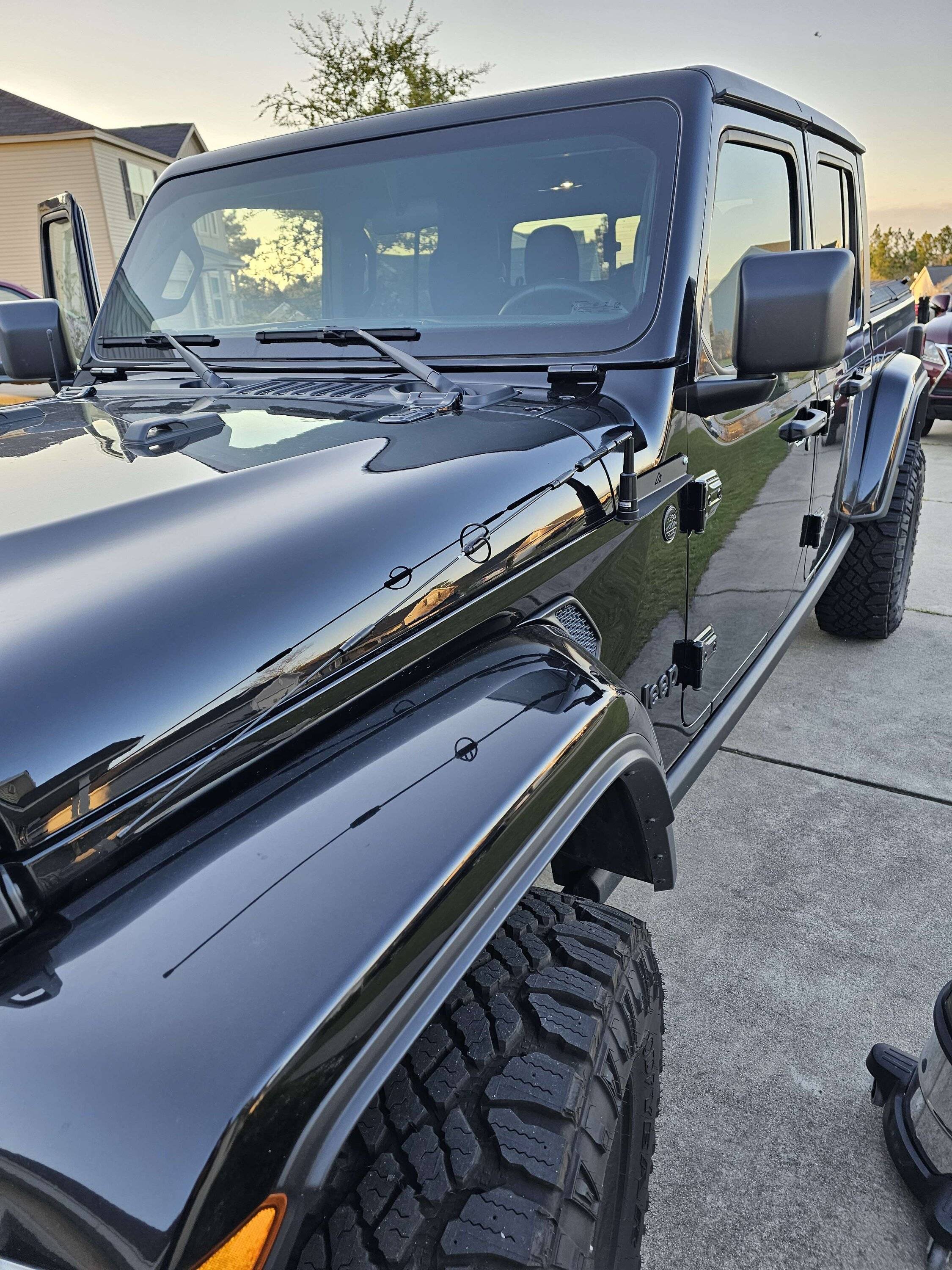 Jeep Gladiator BlackSheep - Max Tow Build antennamount3