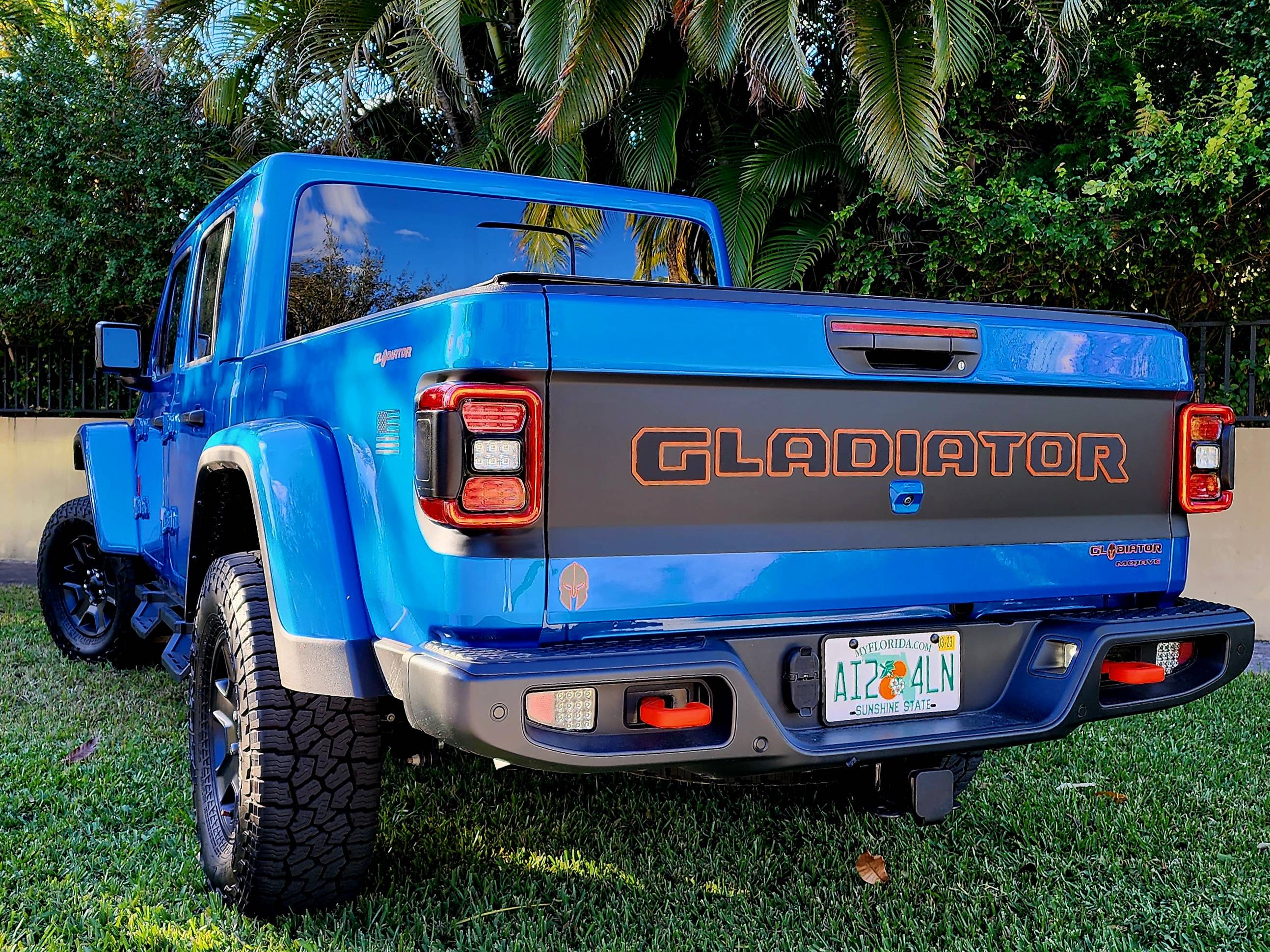 Jeep Gladiator Looking at the Gladiator from behind.... 20230107_160408