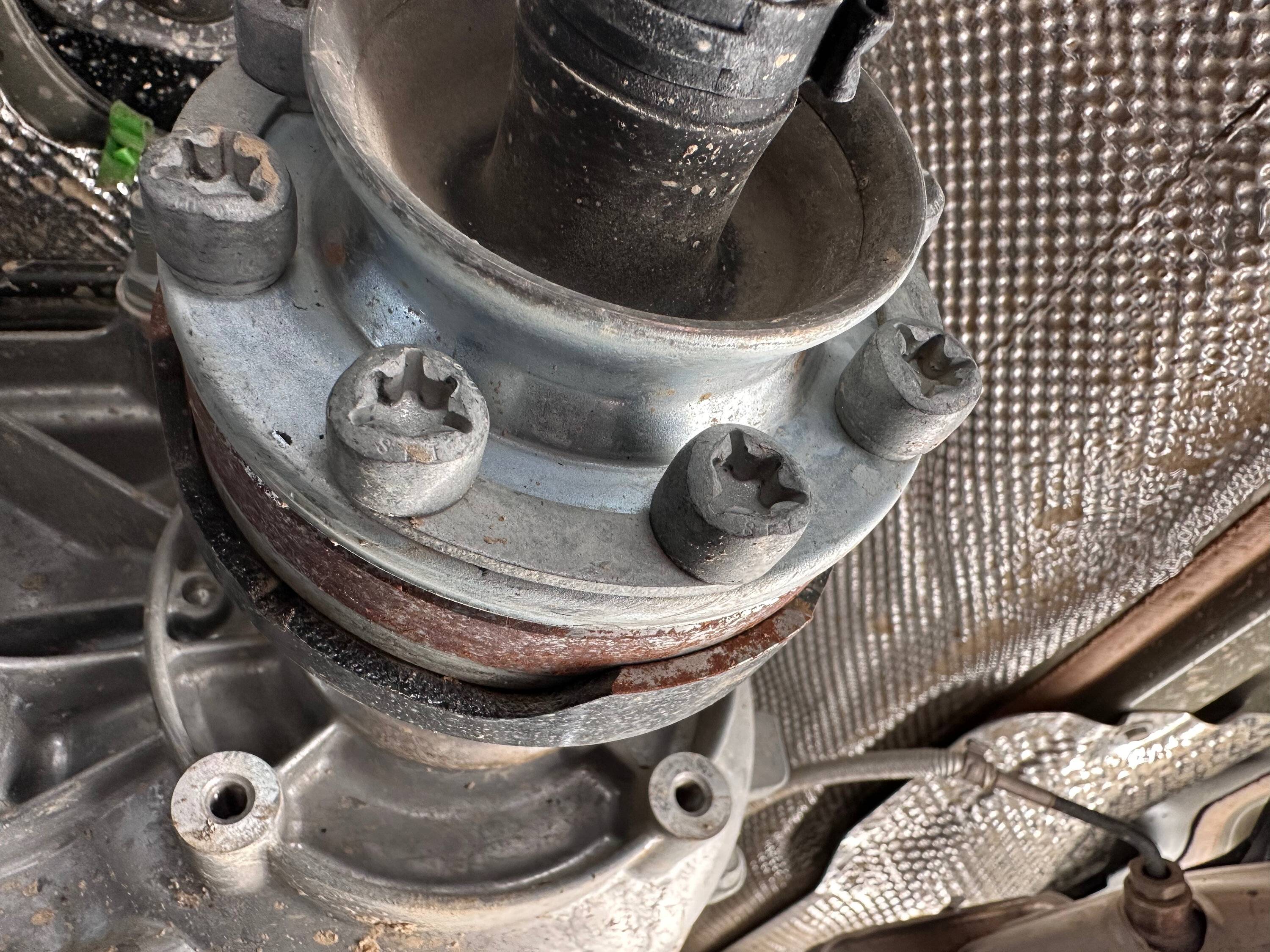 Jeep Gladiator Weird triangular / T50 torx driveline bolts? IMG_1302