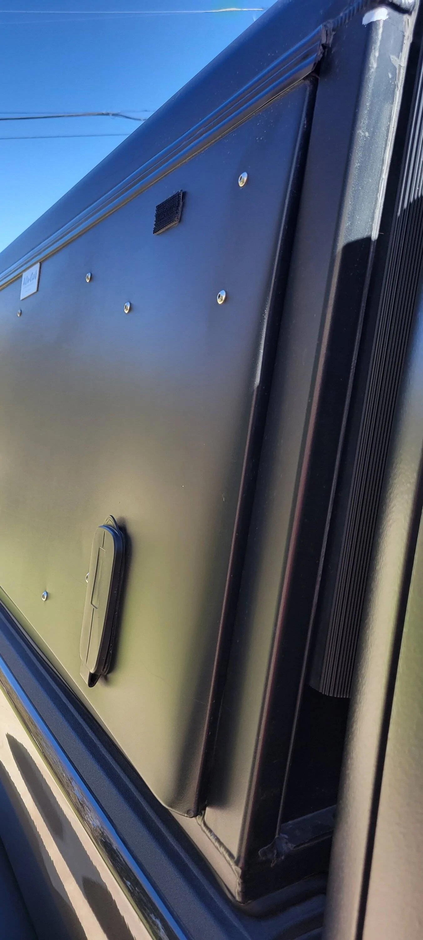 Jeep Gladiator Alu-Cab Bed Cap For Sale 20230304_131517