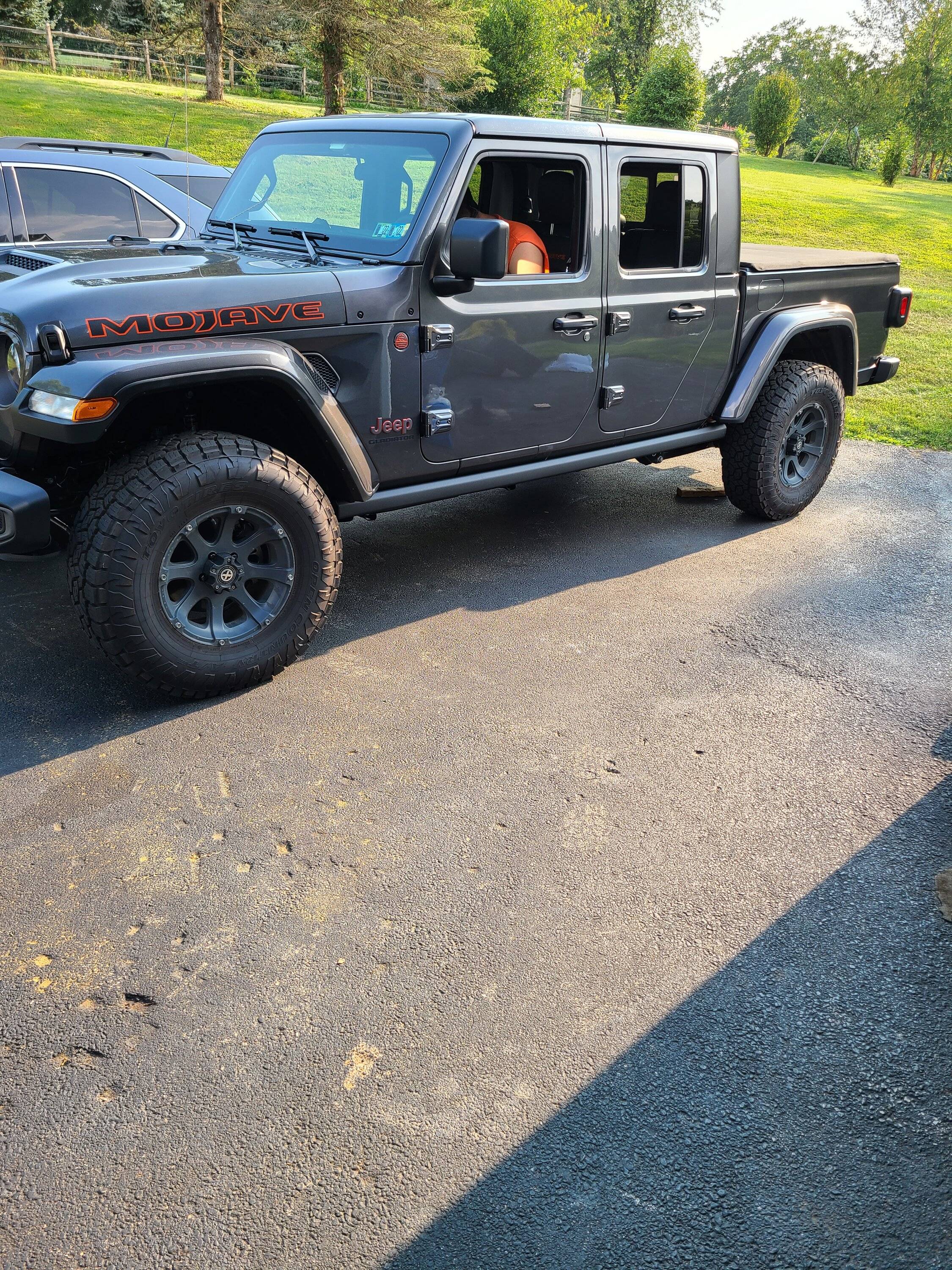 Jeep Gladiator 35” tires on a Gladiator Mojave Mojave on 35s