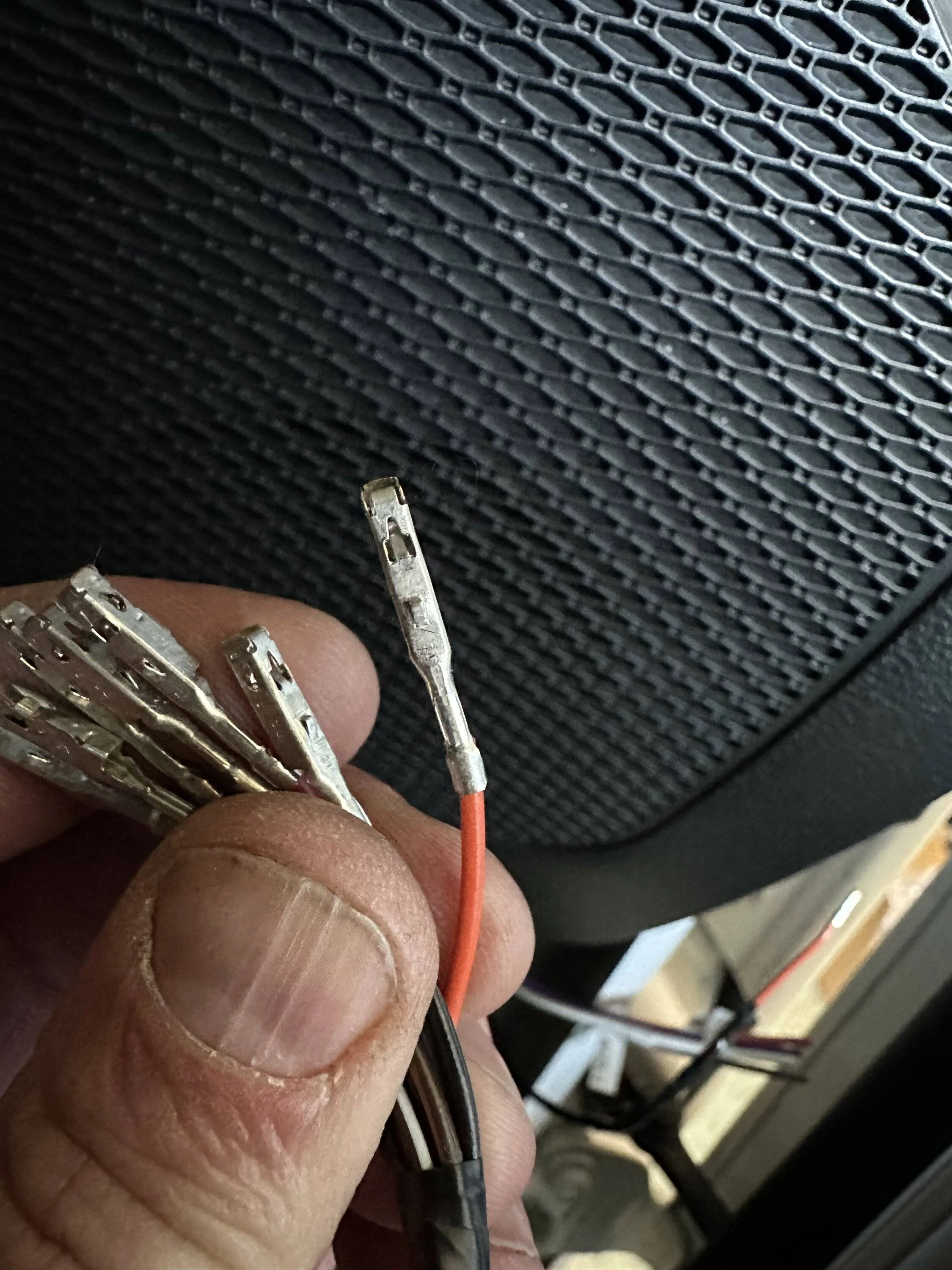 Jeep Gladiator Help with broken connector for wire CEFC34E0-629D-48D6-AD25-DDC453956D41
