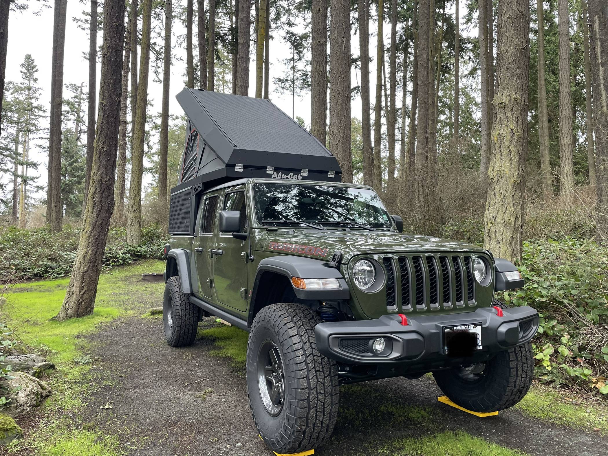 Jeep Gladiator Alu-Cab Canopy Camper Roll Call IMG_4421