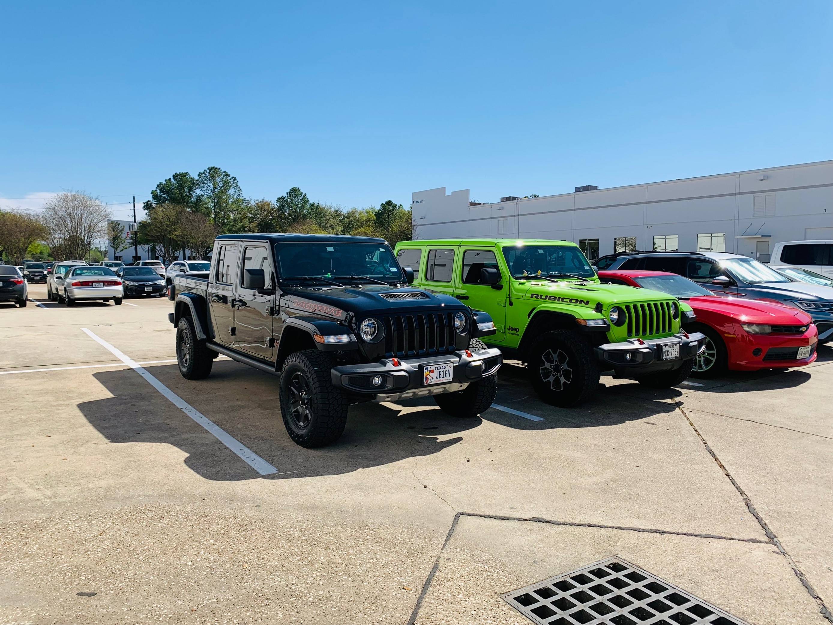 Jeep Gladiator Jeeps Parking Next To Jeeps jeeps