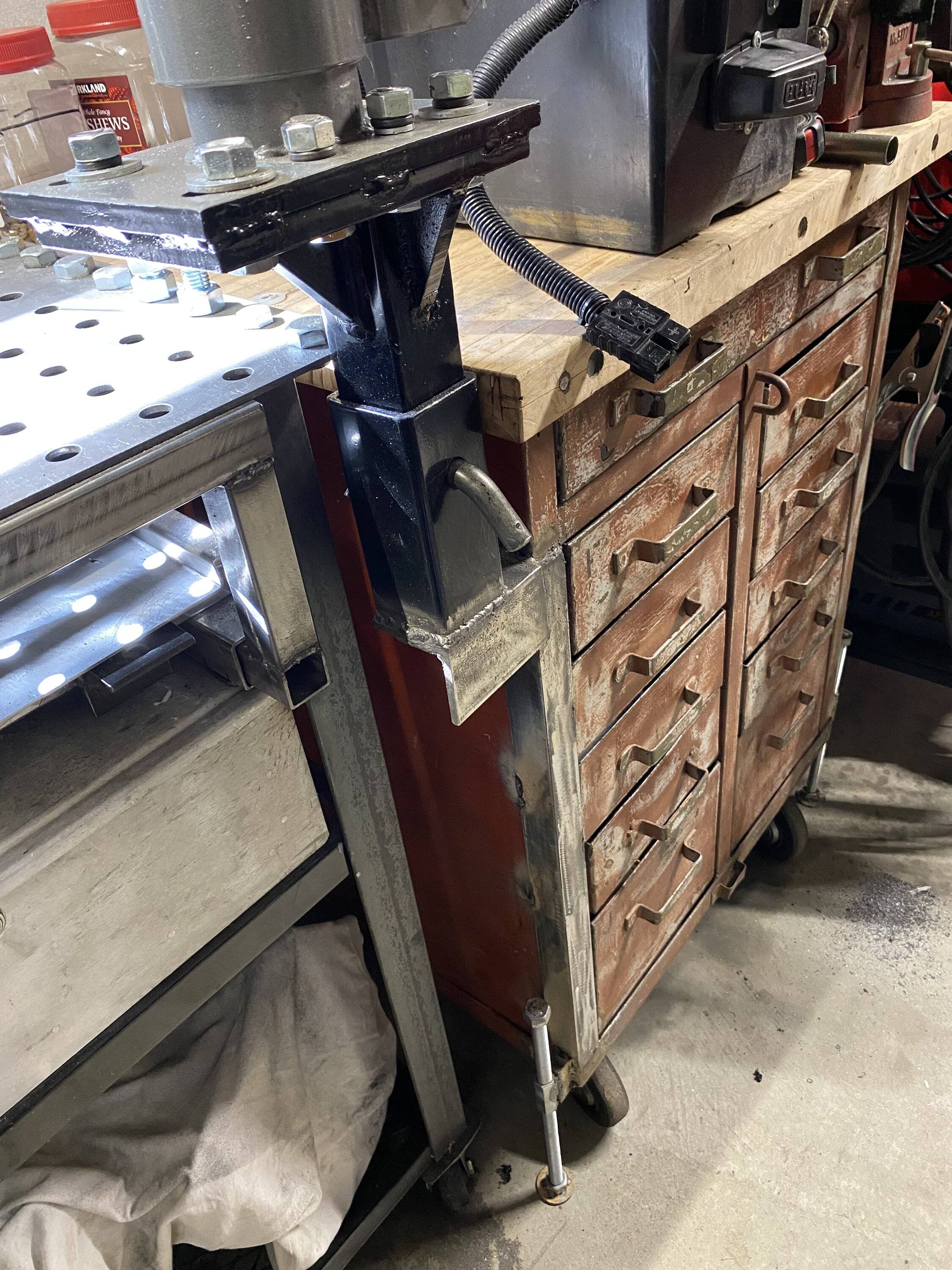 Jeep Gladiator Hoists/Jacks/Cranes 7886CDCF-7DAE-4352-A1E7-97167BEF46D0