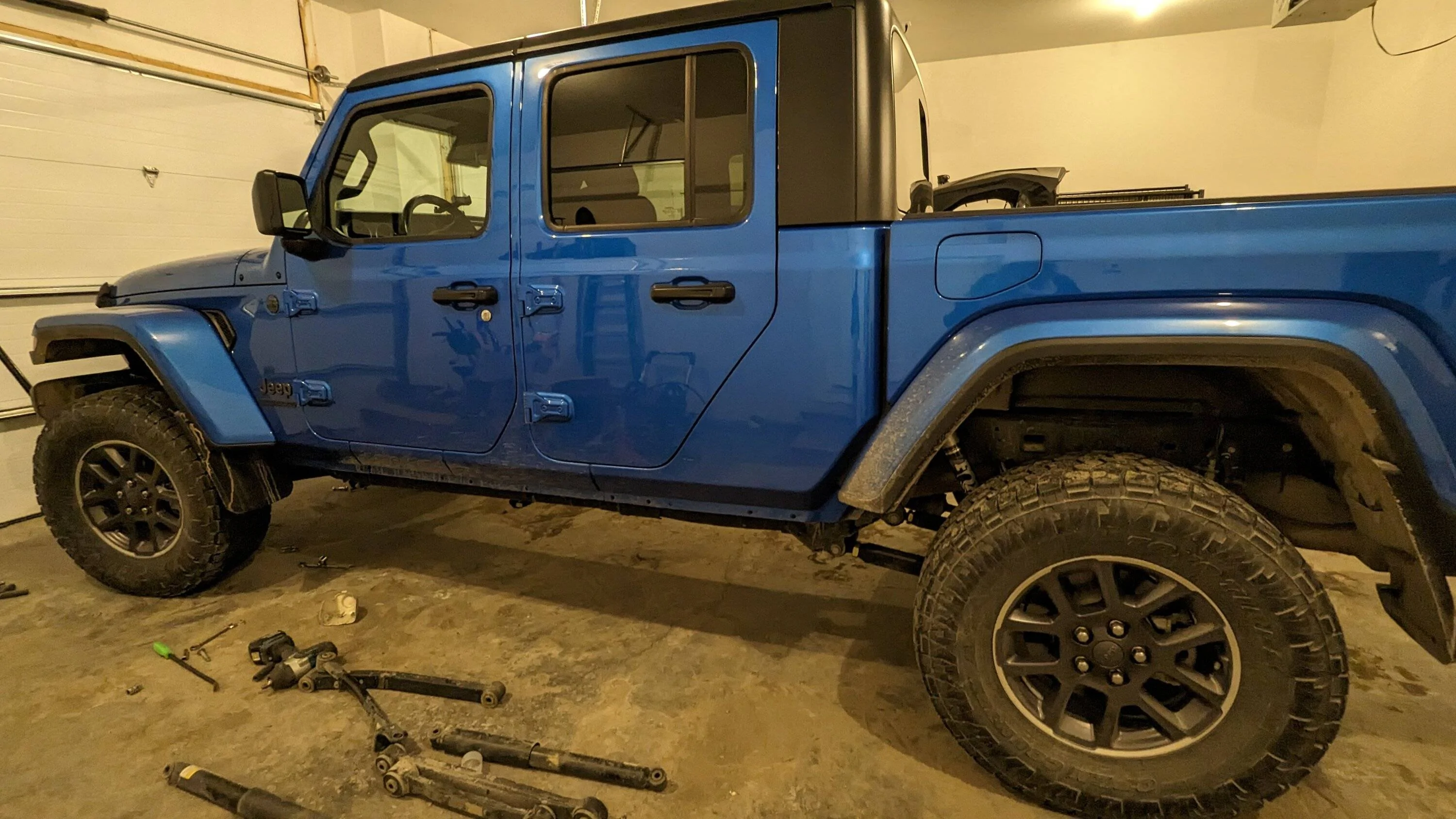Jeep Gladiator Alaska Daily Drivers: Hydro Blue 80A and Bright White JTR PXL_20230228_035932940