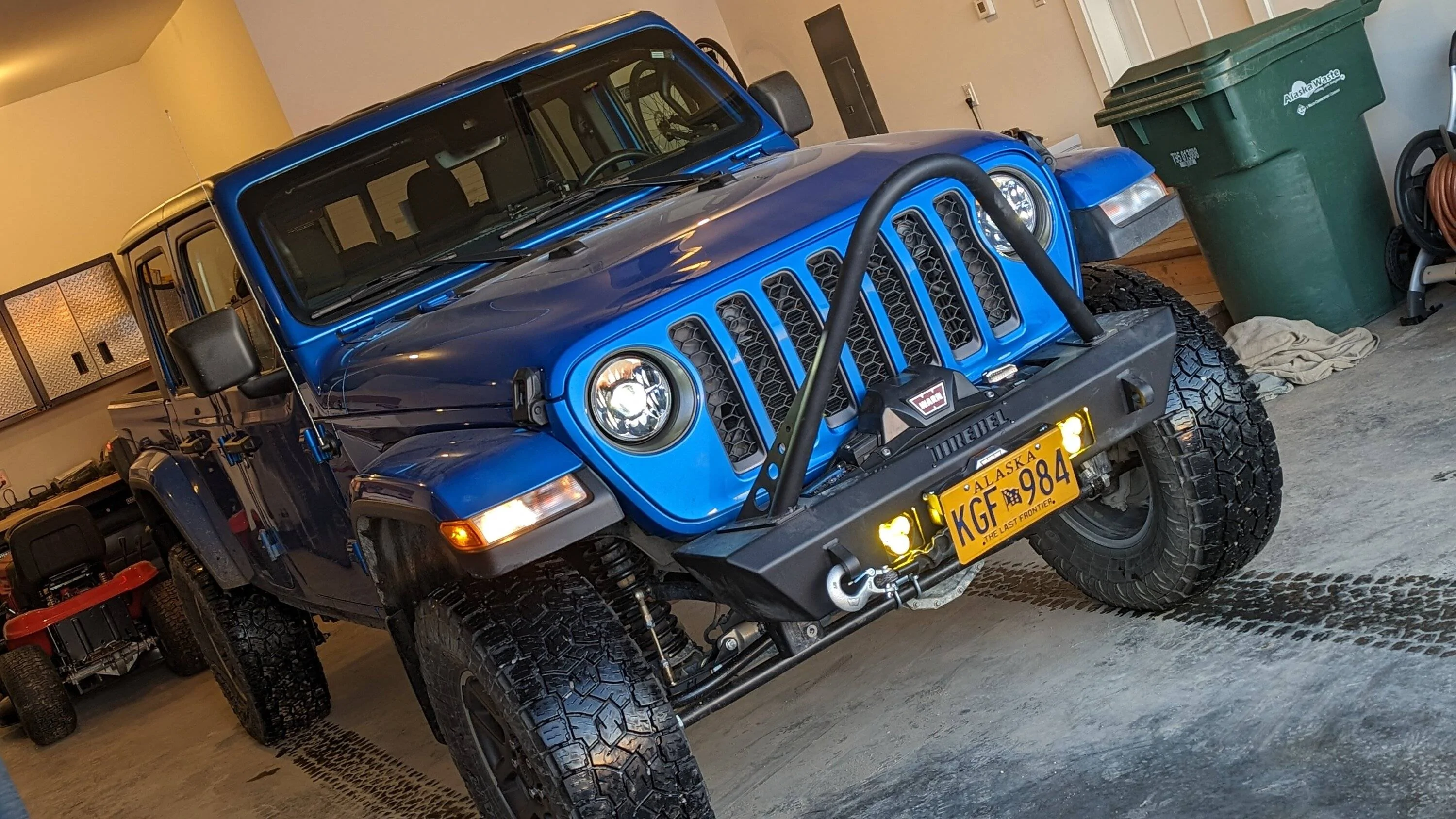 Jeep Gladiator Alaska Daily Drivers: Hydro Blue 80A and Bright White JTR PXL_20230309_033913216