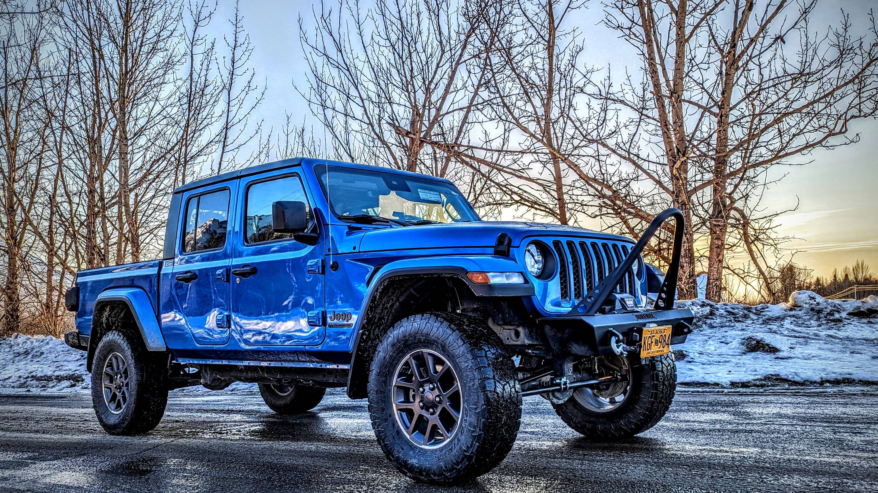 Jeep Gladiator Alaska Daily Drivers: Hydro Blue 80A and Bright White JTR PXL_20230309_025508398~3
